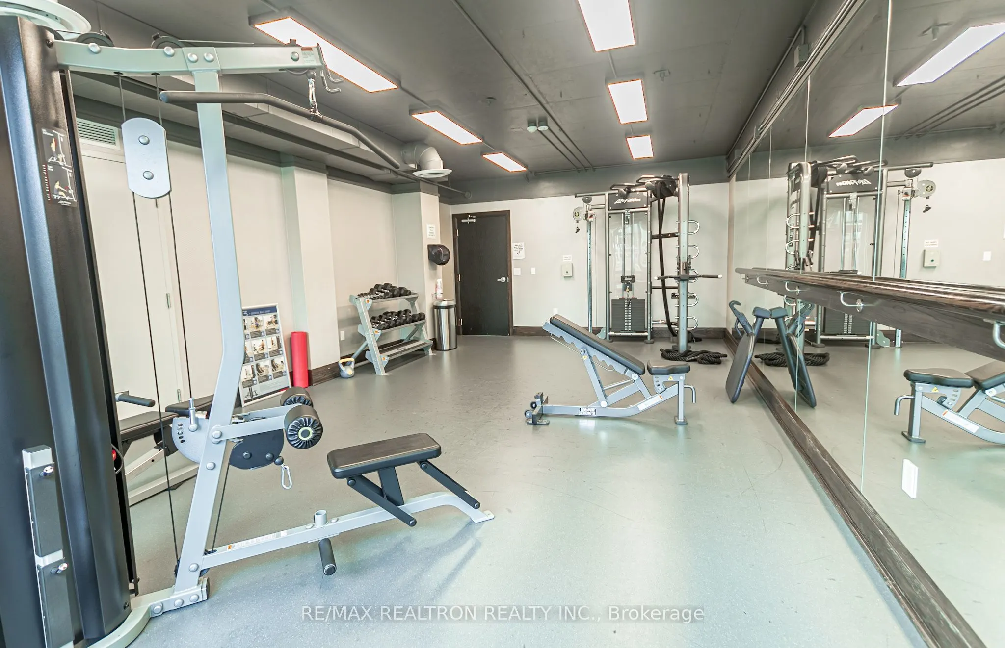 19 Grand Trunk Crescent, #1215