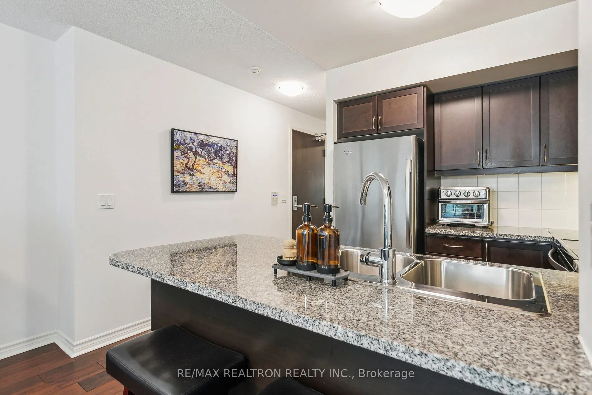 19 Grand Trunk Crescent, #1215