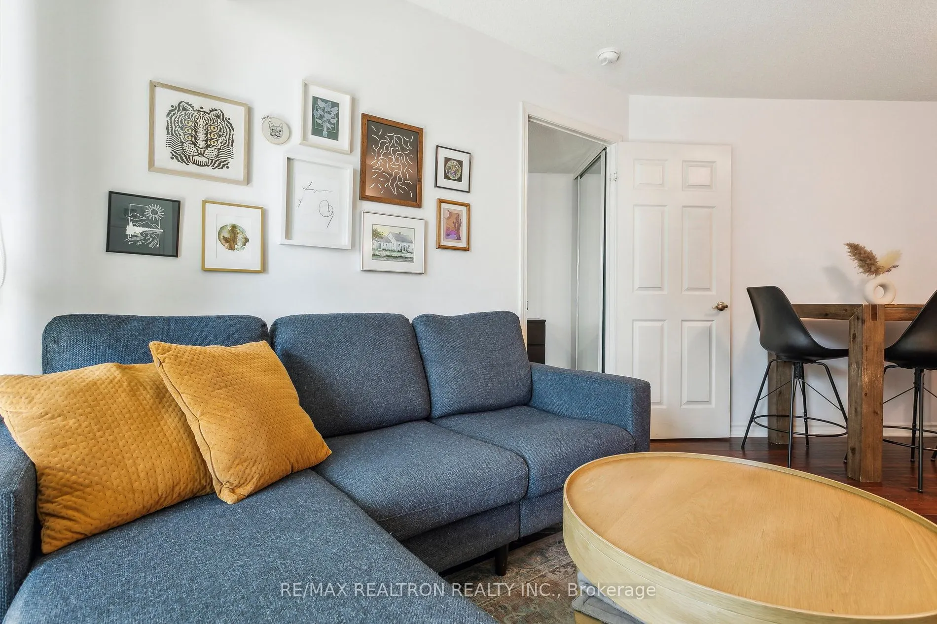 19 Grand Trunk Crescent, #1215