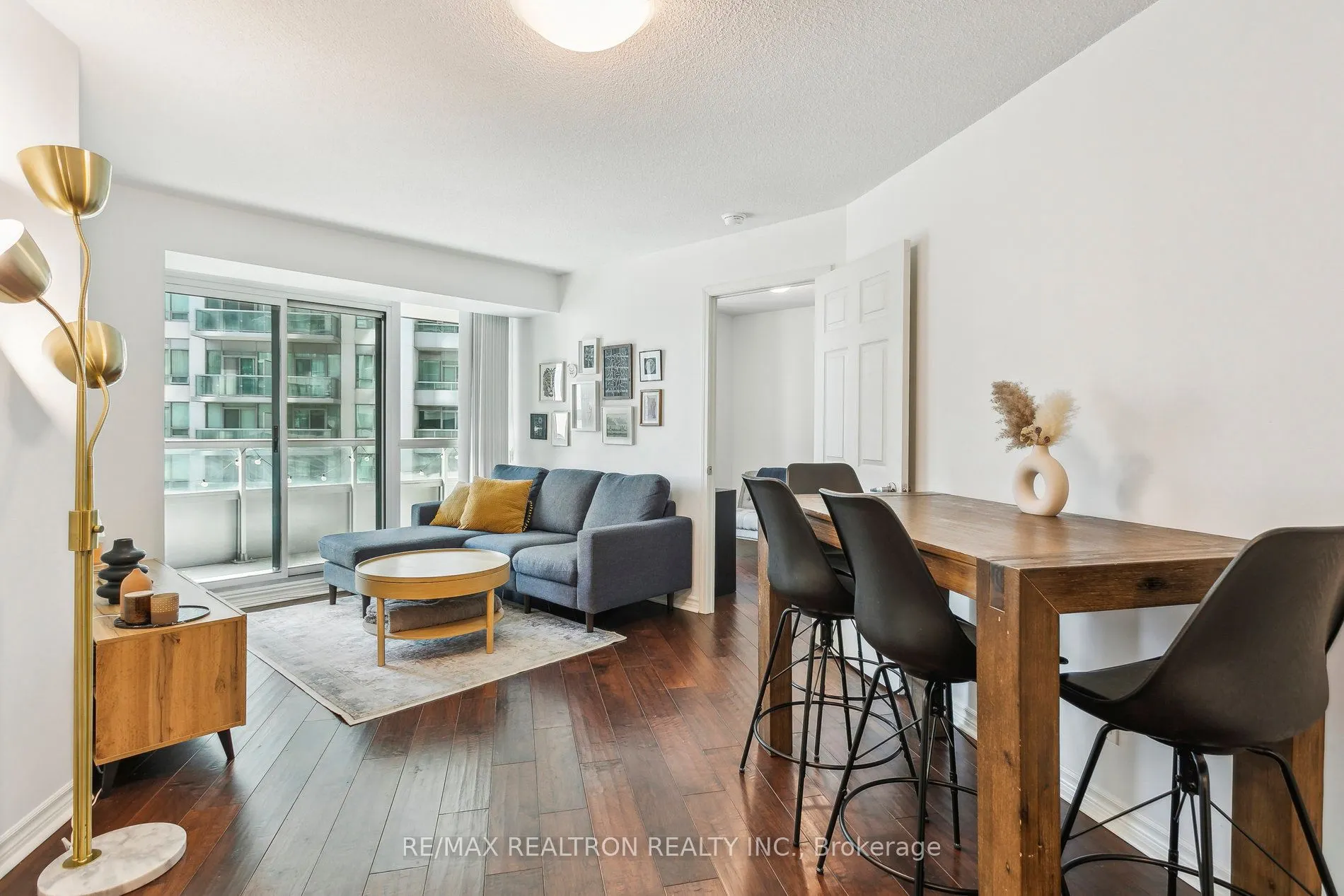 19 Grand Trunk Crescent, #1215
