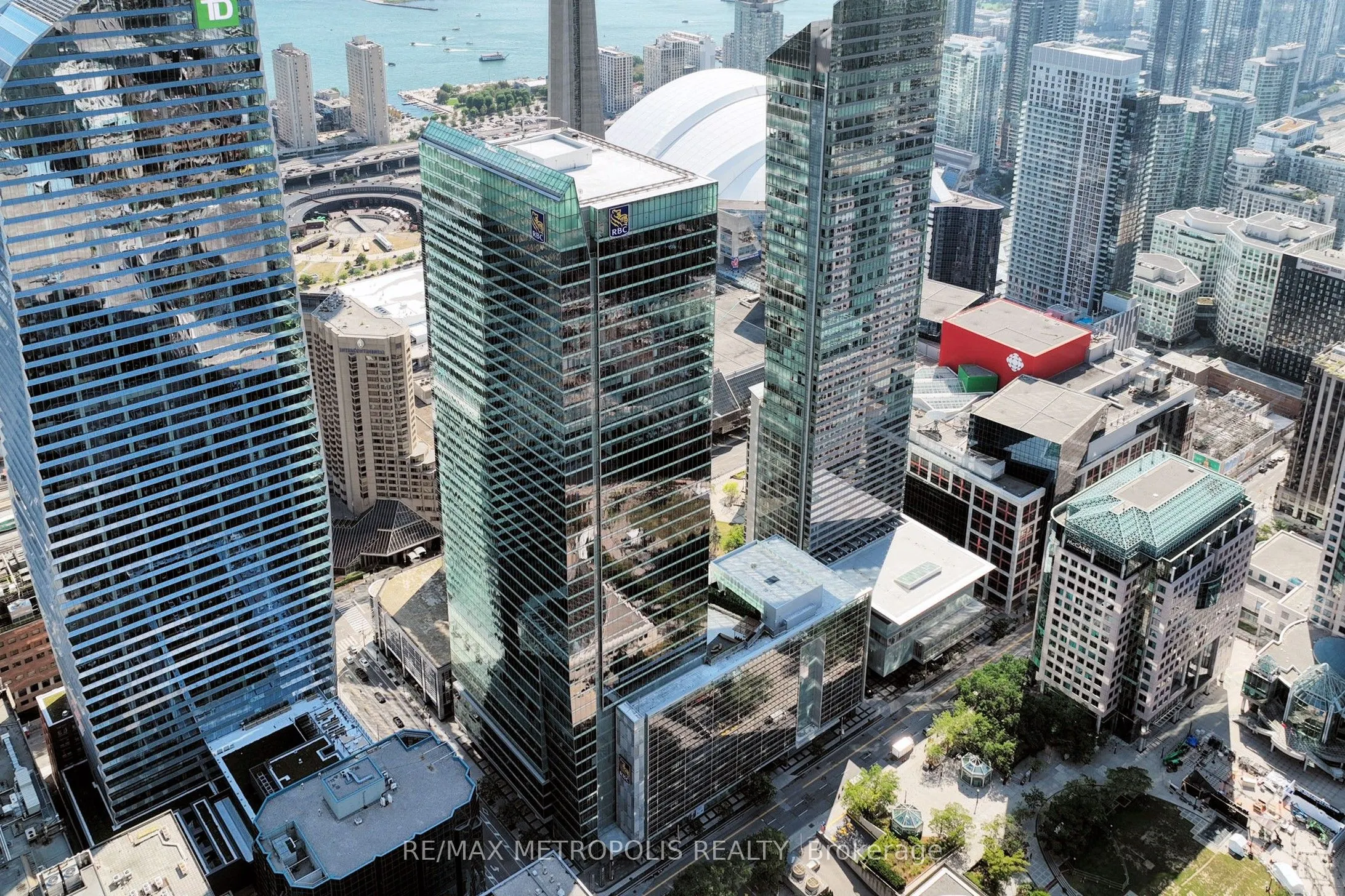 155 Wellington Street W