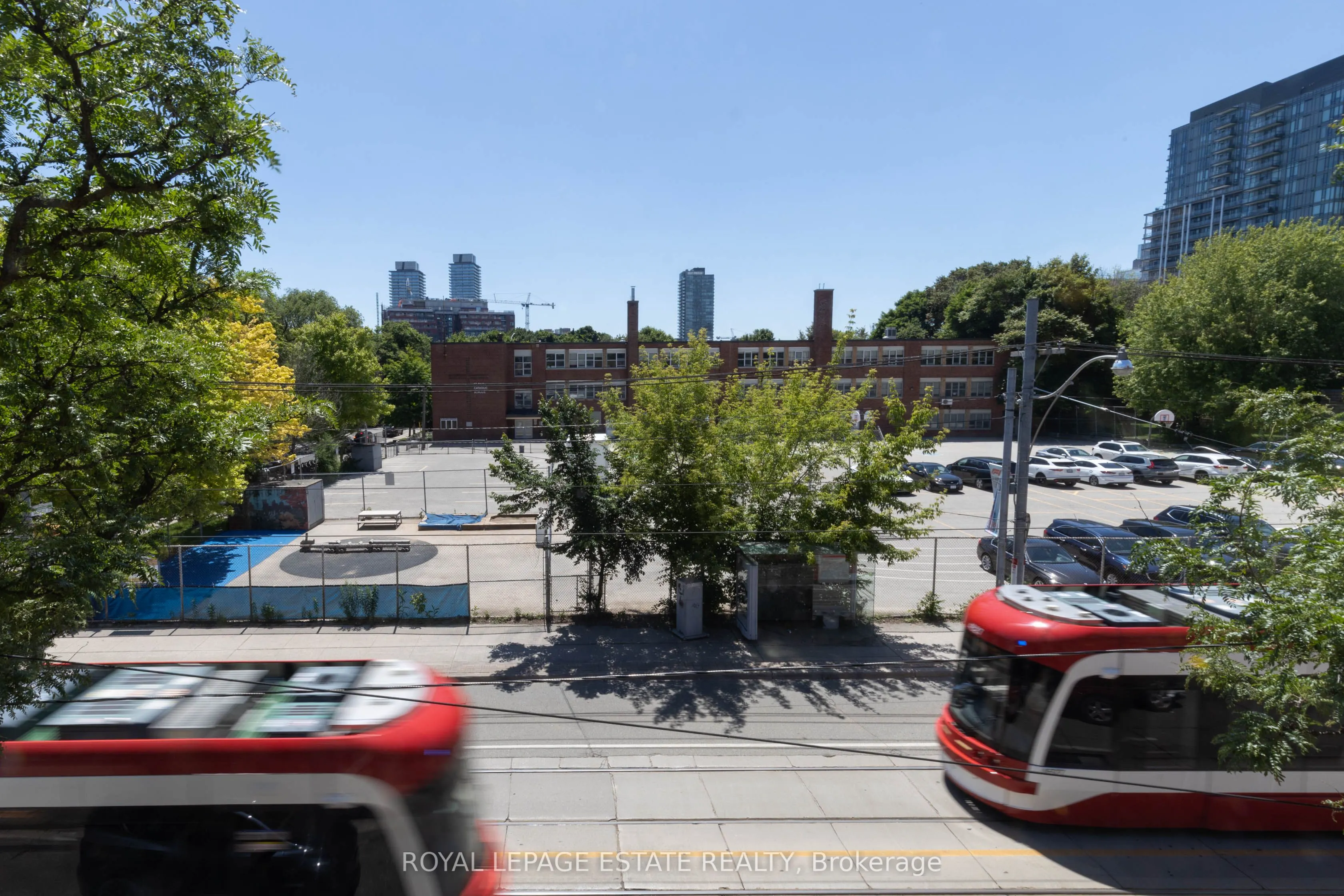 432/434 Queen Street E
