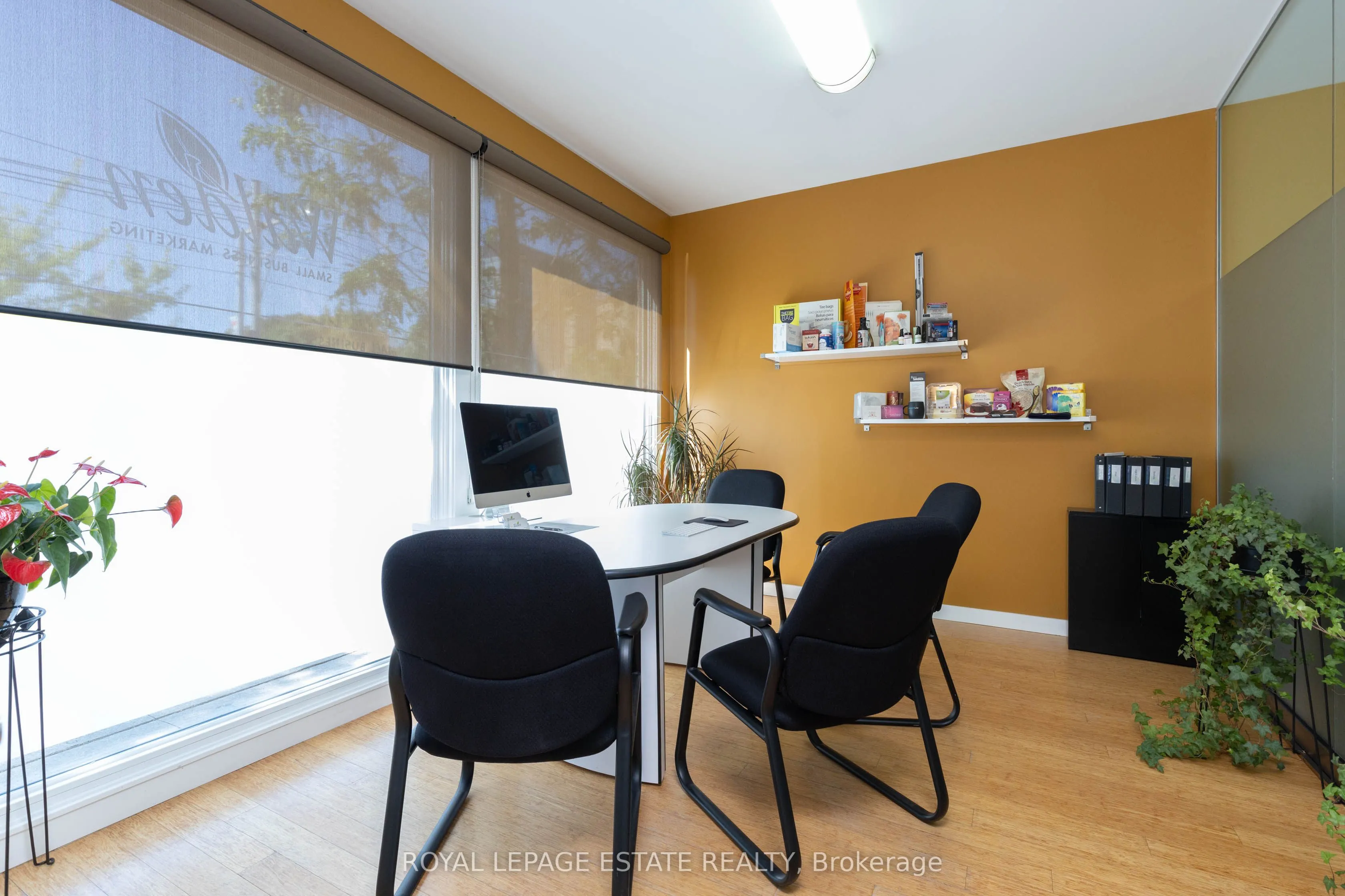432 Queen Street E
