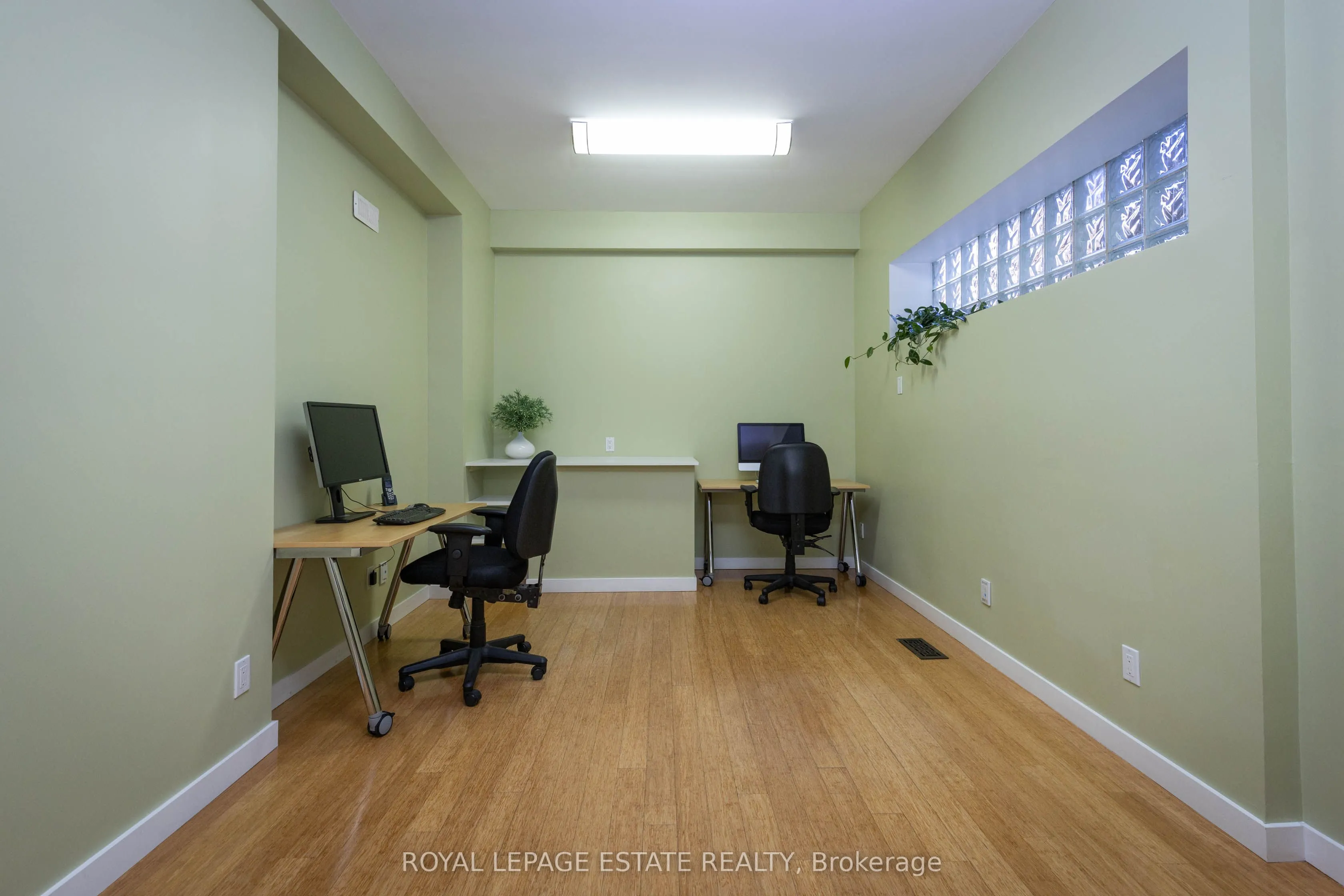 432 Queen Street E