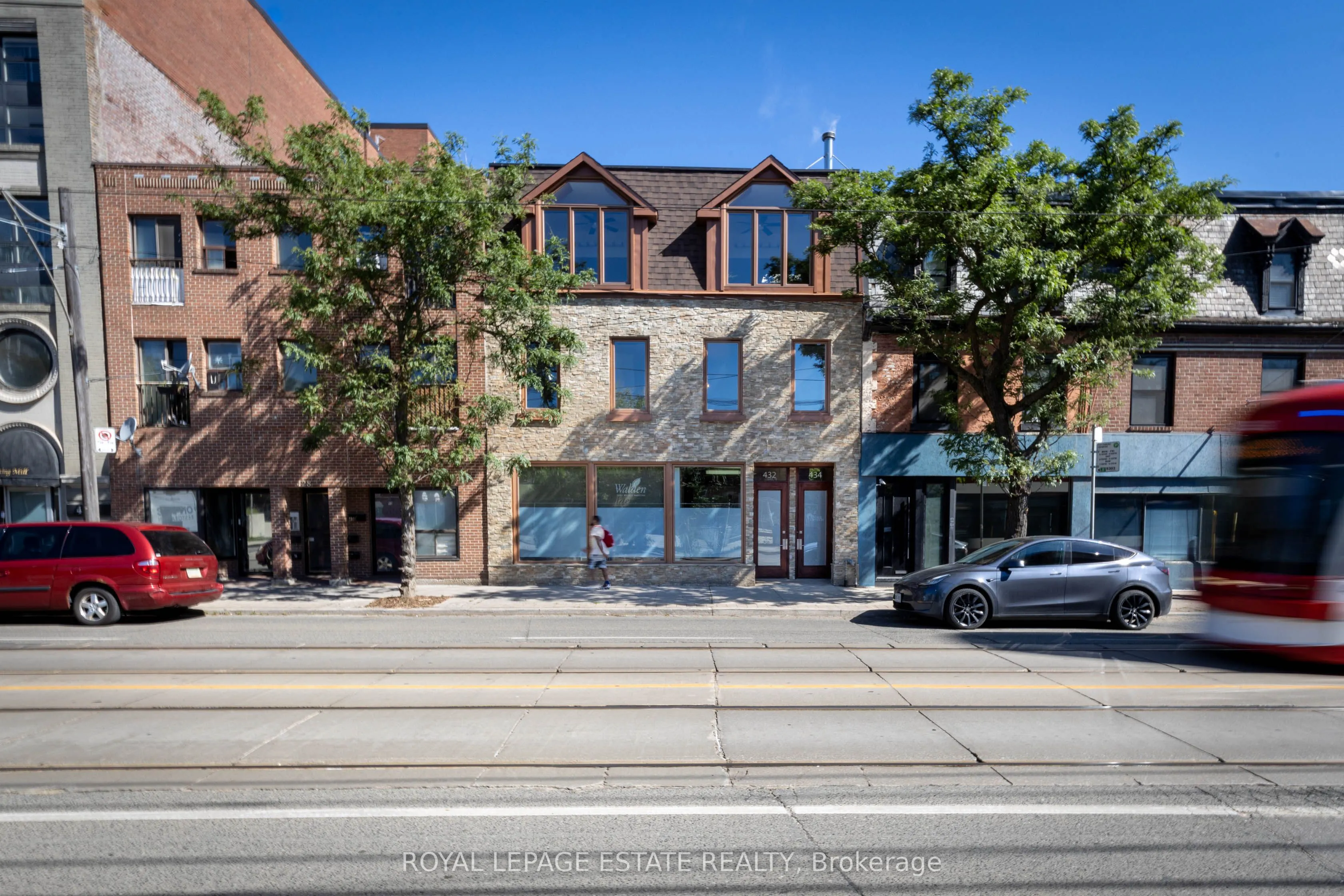 432 Queen Street E
