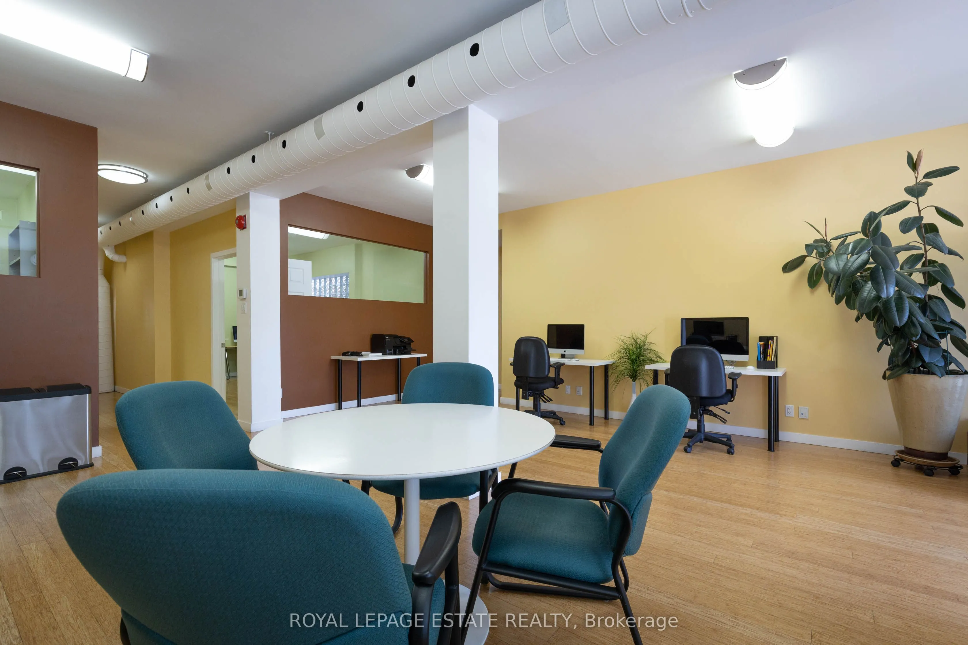 432 Queen Street E
