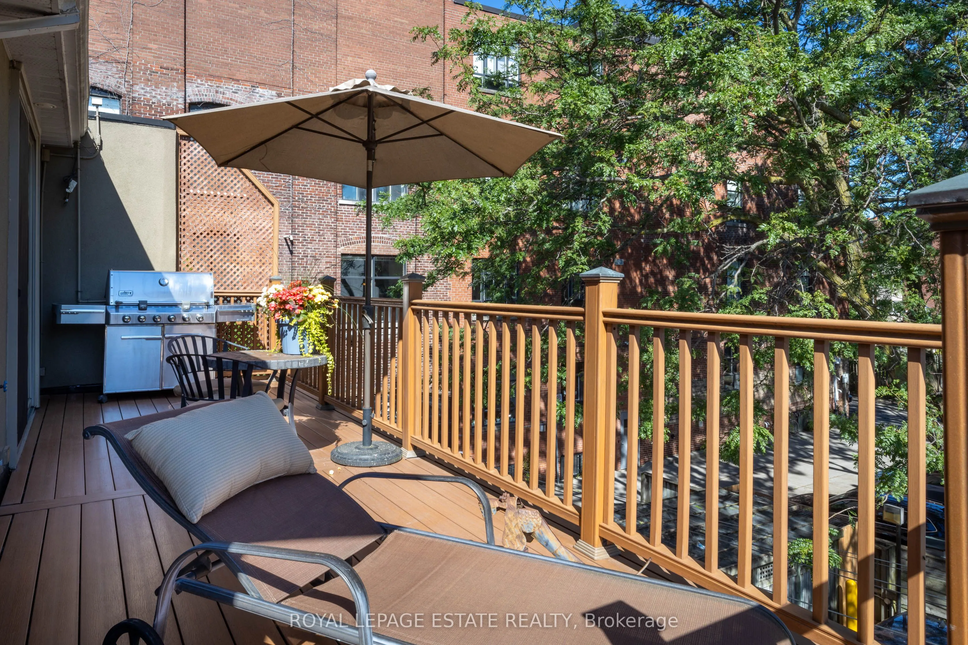 432 Queen Street E