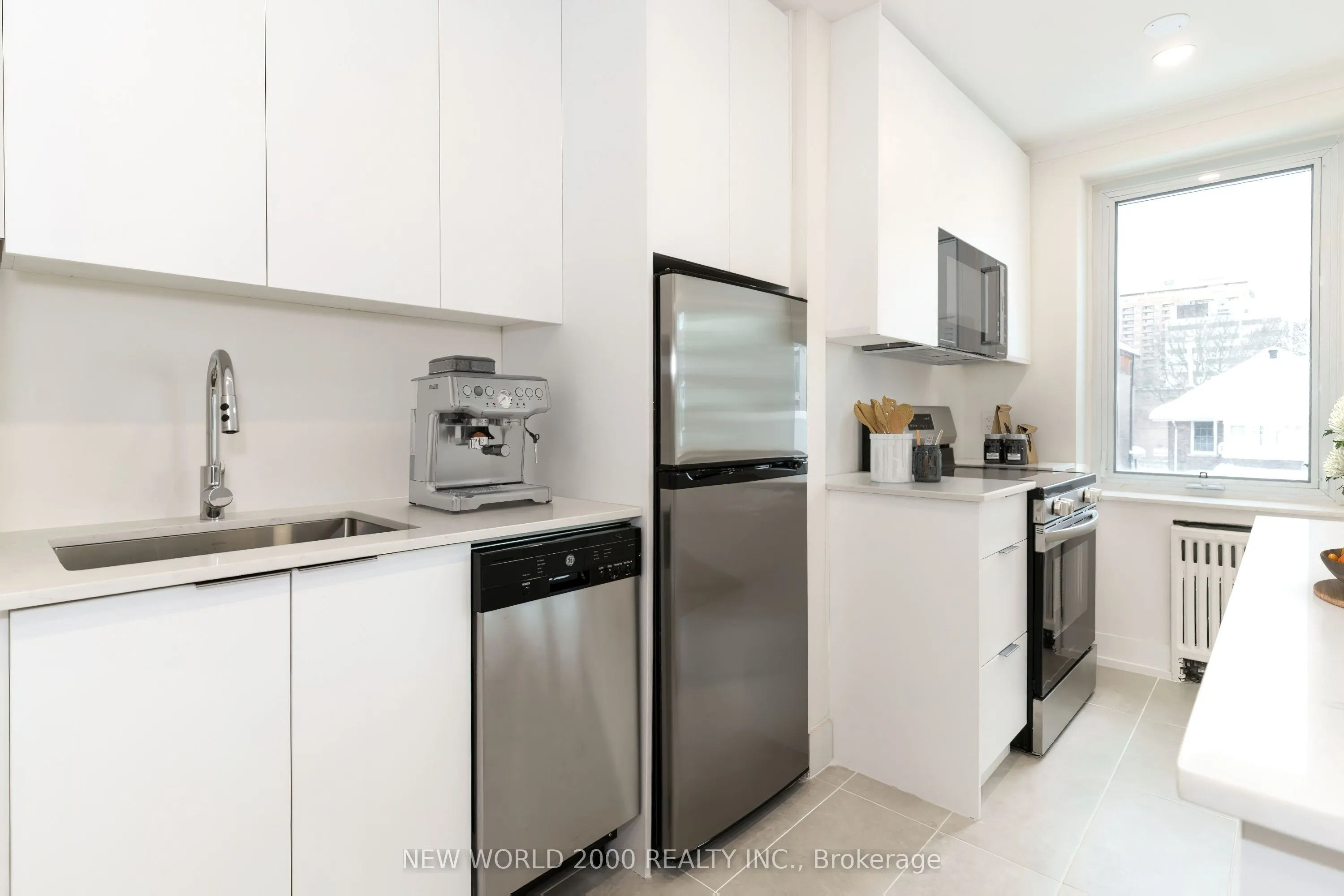 49 Glen Elm Avenue, #310