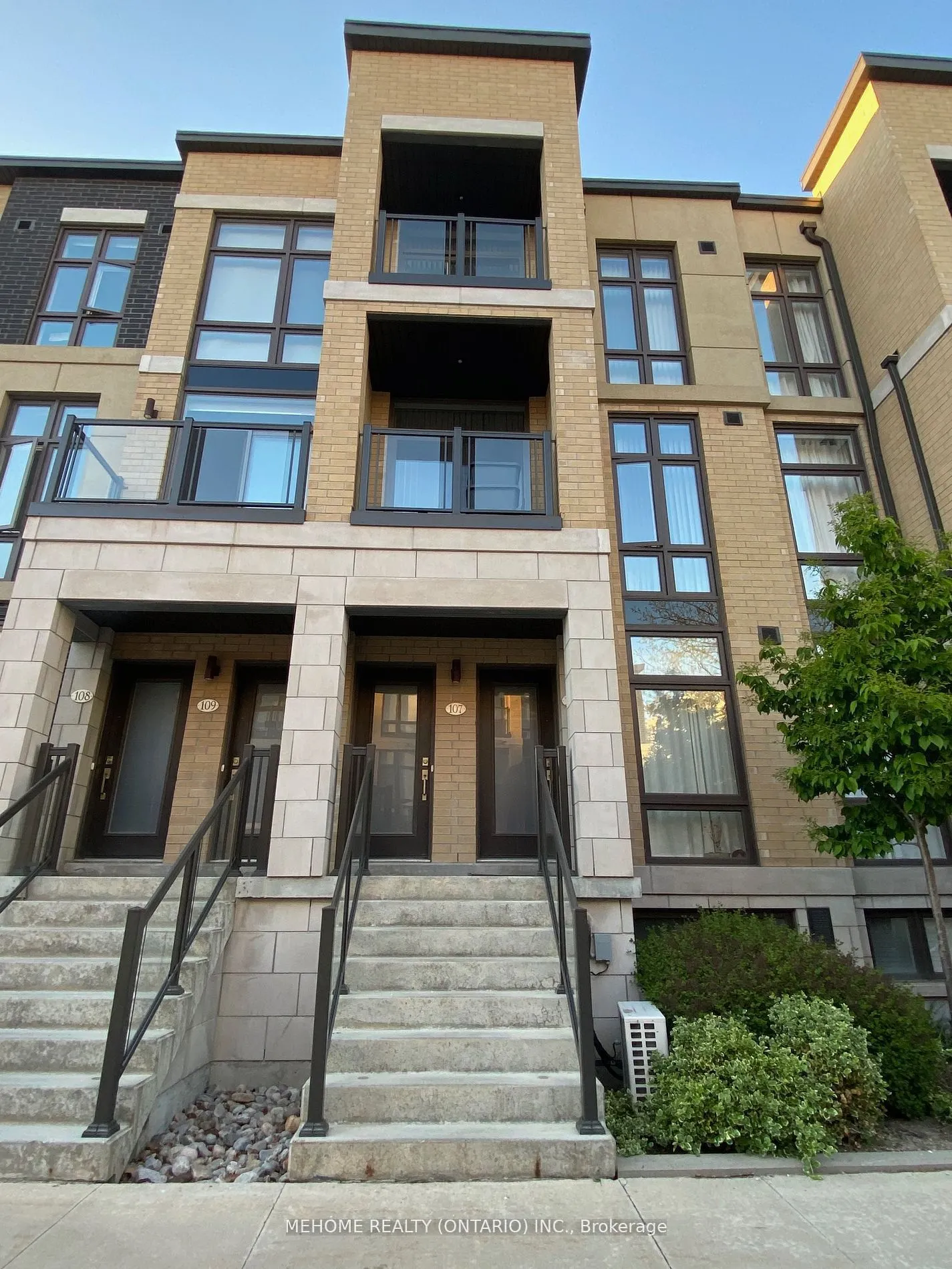 23 Eldora Avenue, #107