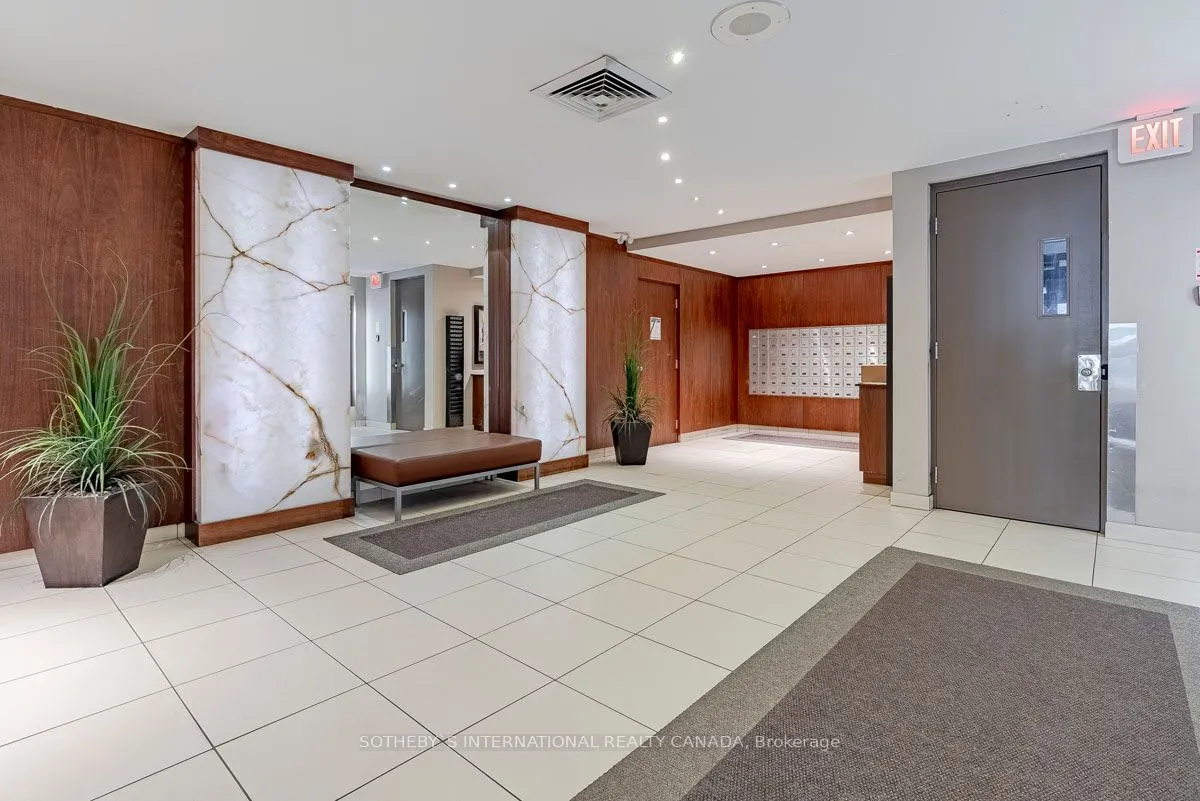 720 Spadina Avenue, #1004