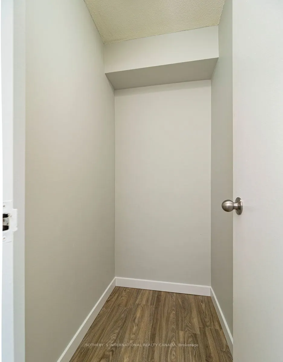 720 Spadina Avenue, #1004