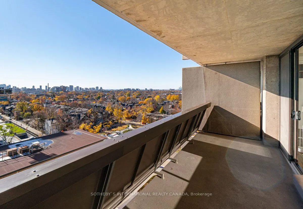 720 Spadina Avenue, #1004