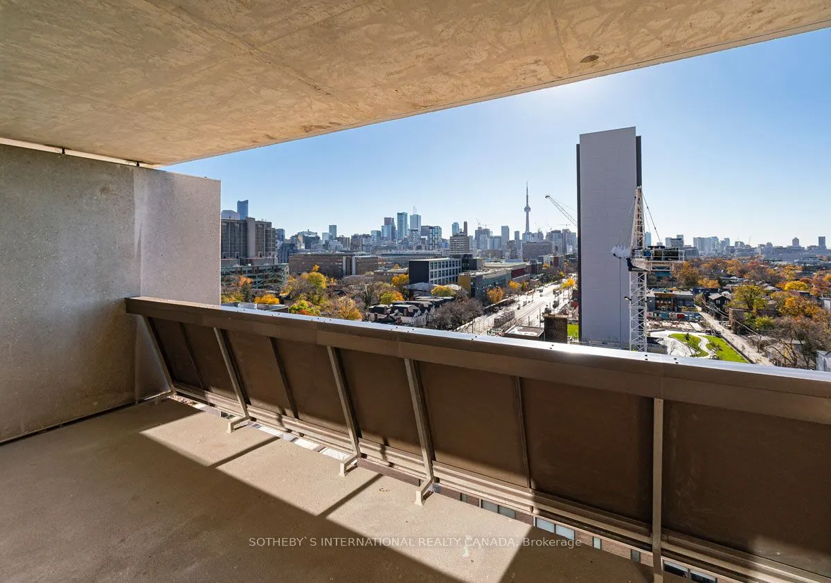 720 Spadina Avenue, #1004