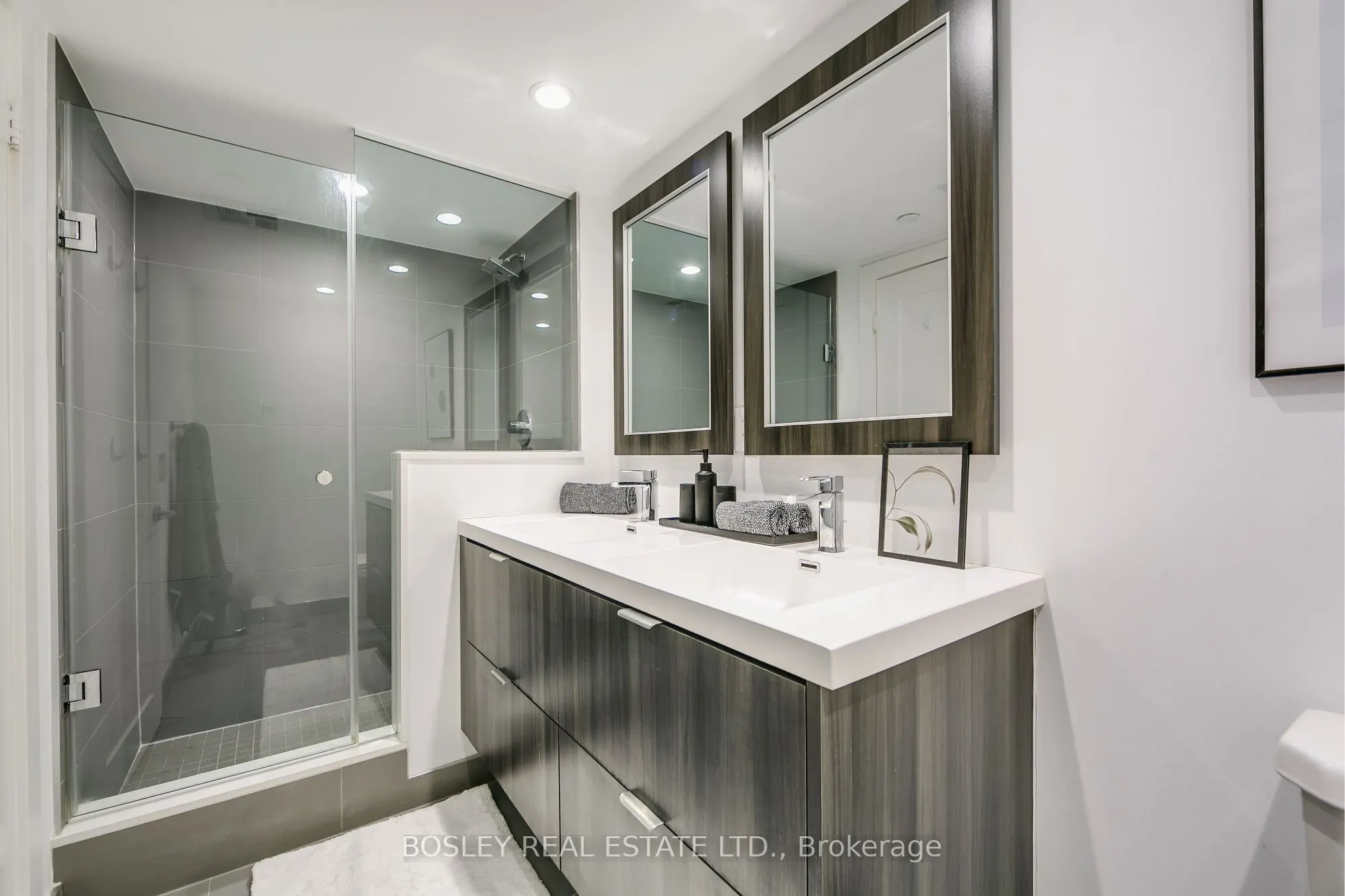80 Vanauley Street, #112