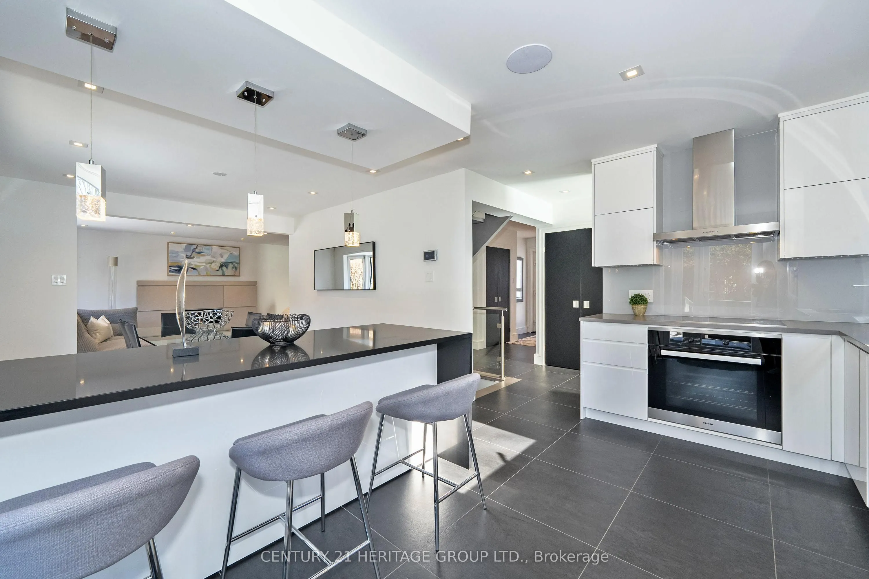 61 Foursome Crescent
