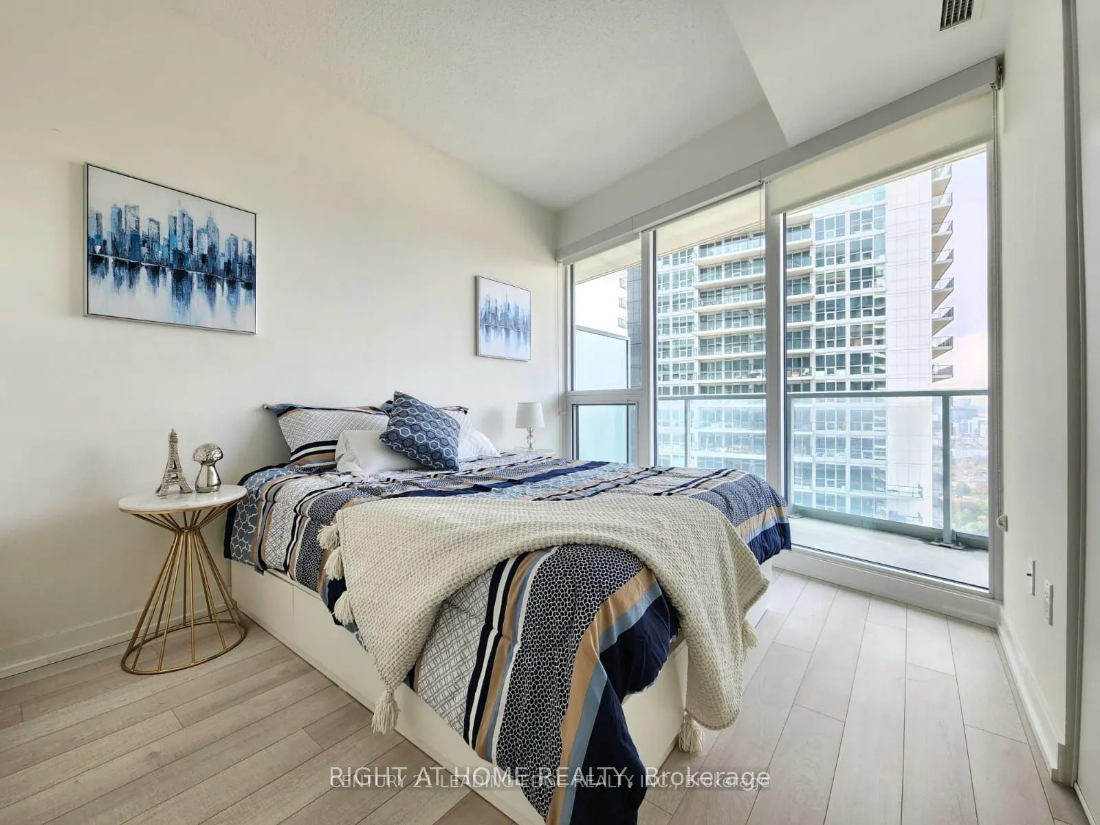 115 Mcmahon Drive, #2903