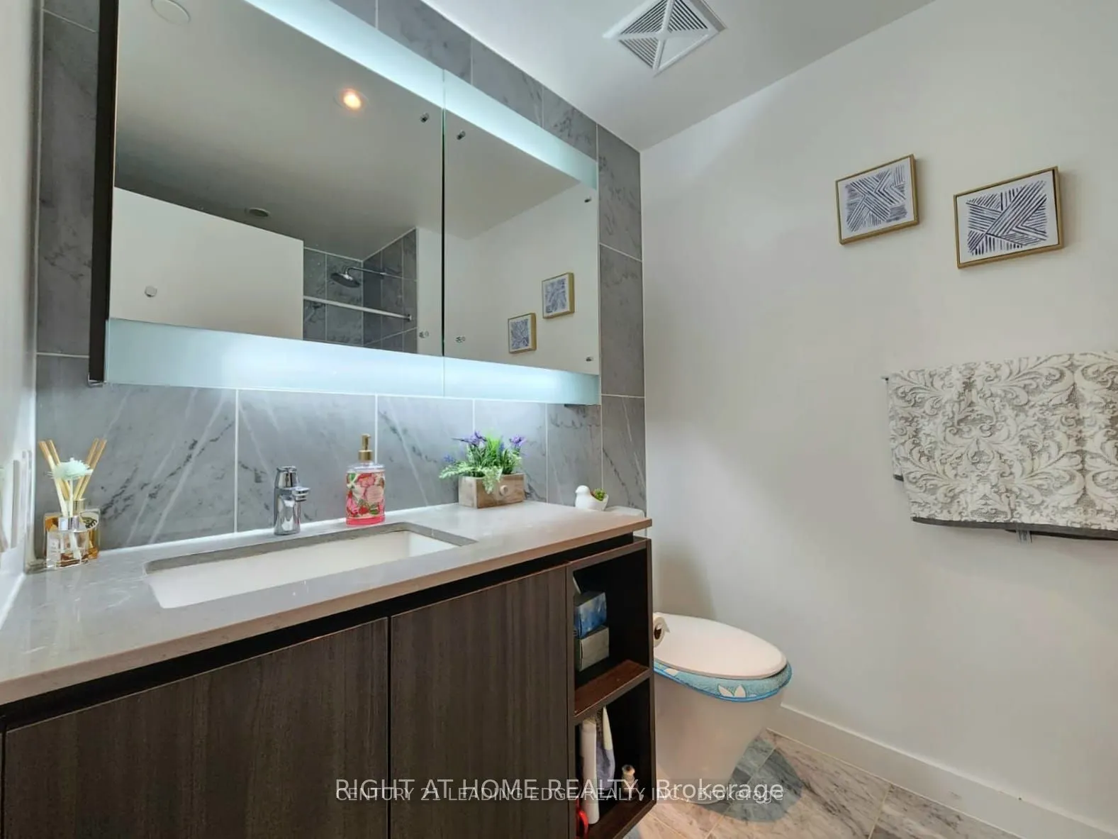 115 Mcmahon Drive, #2903