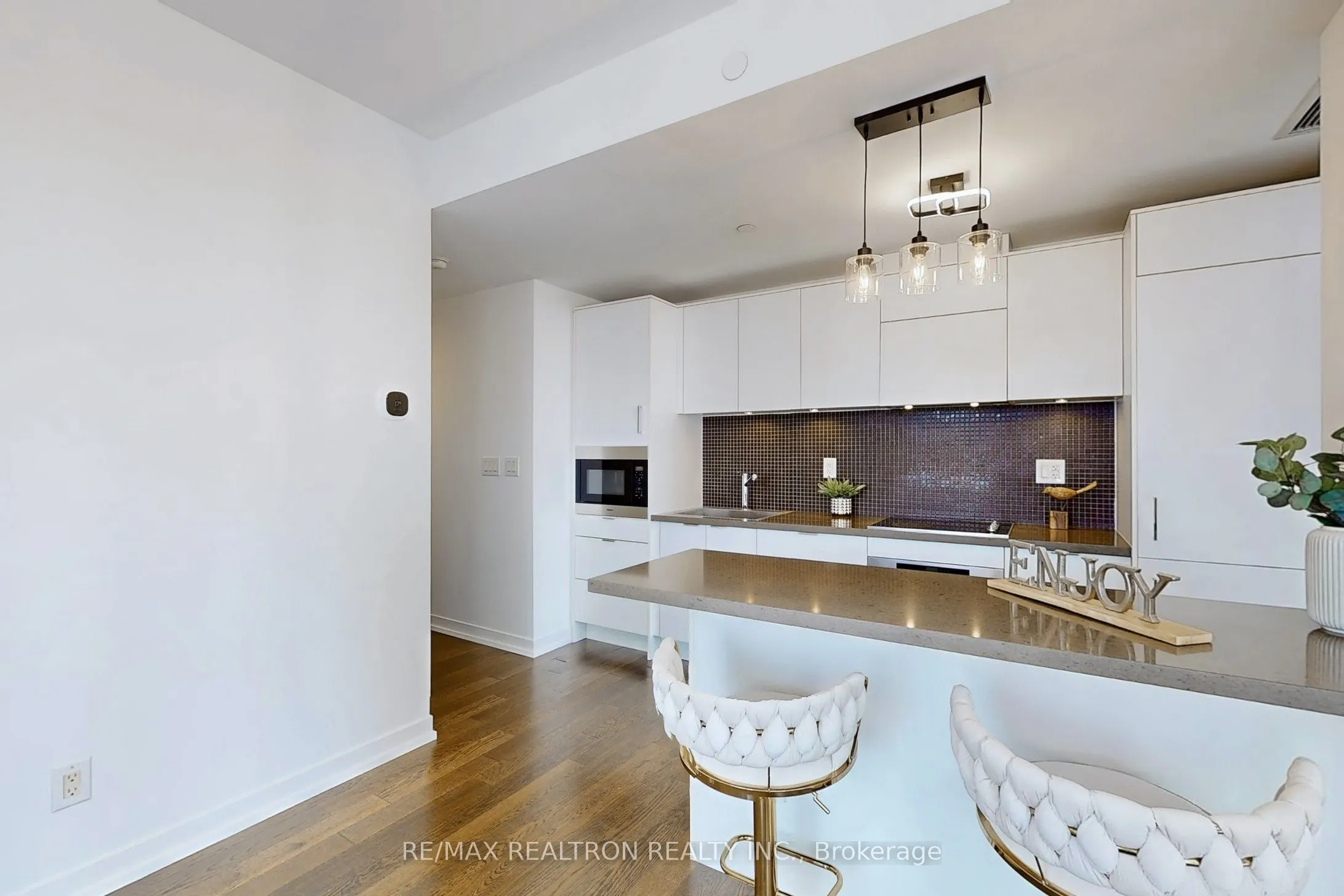 21 Widmer Street, #2402