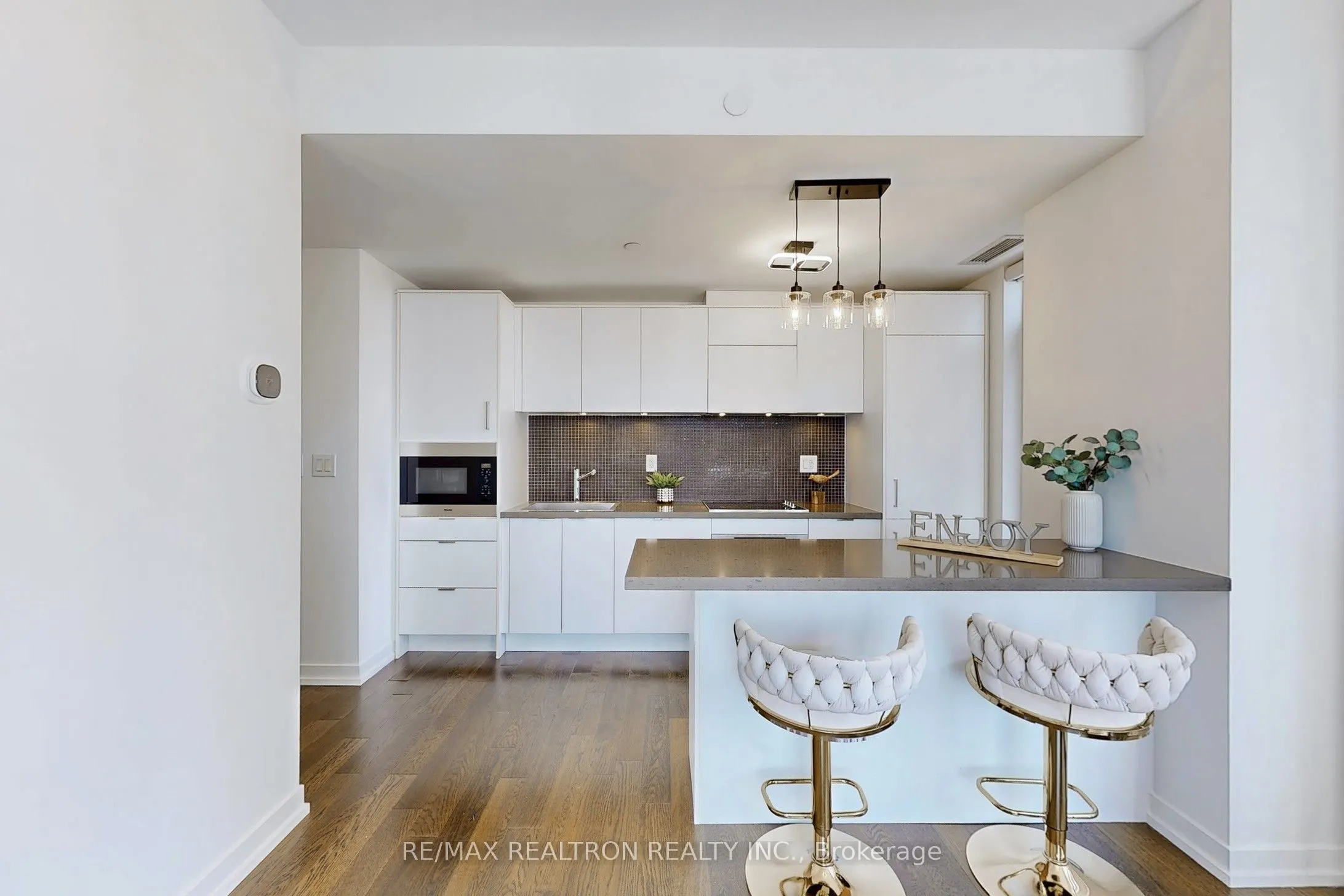 21 Widmer Street, #2402
