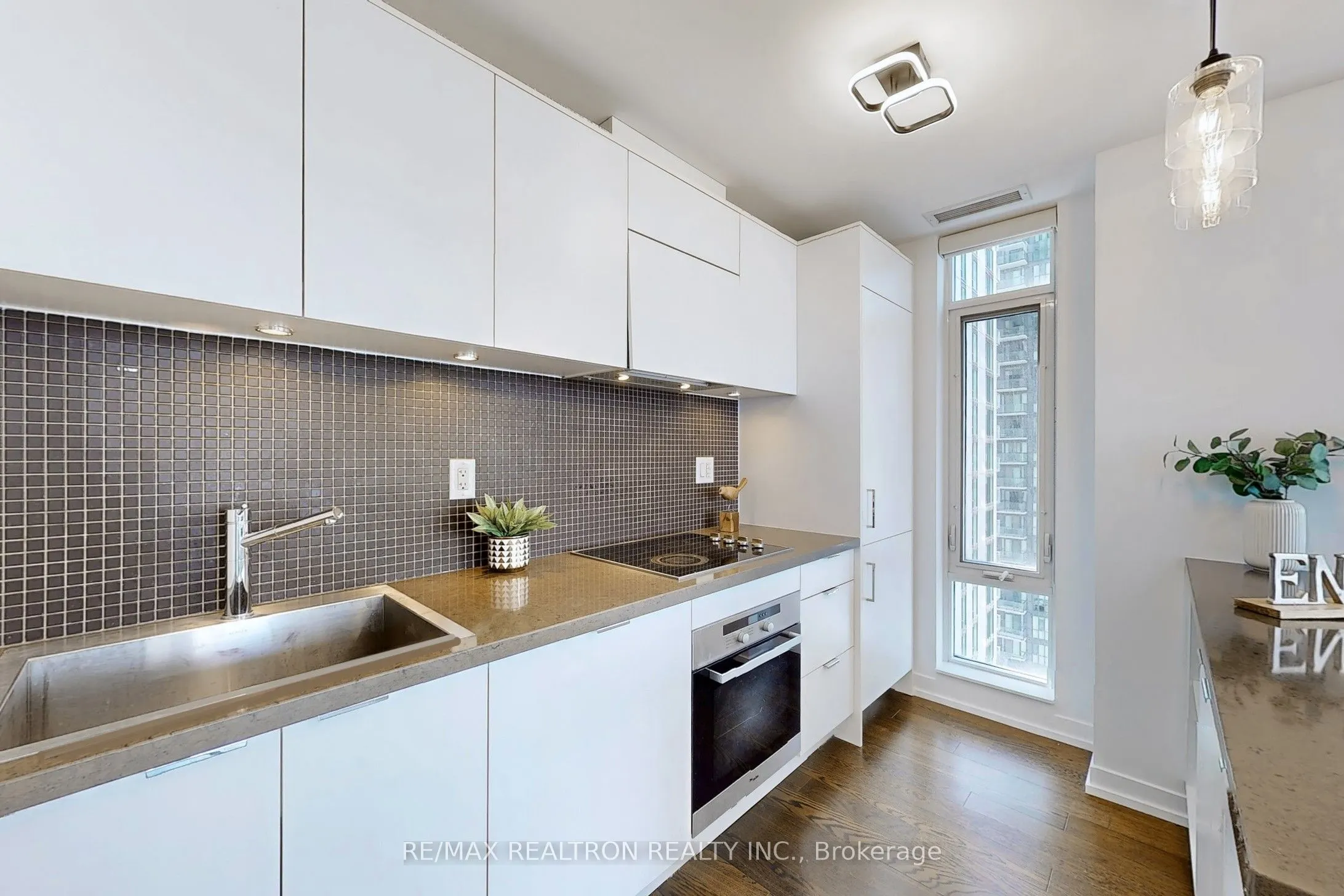 21 Widmer Street, #2402