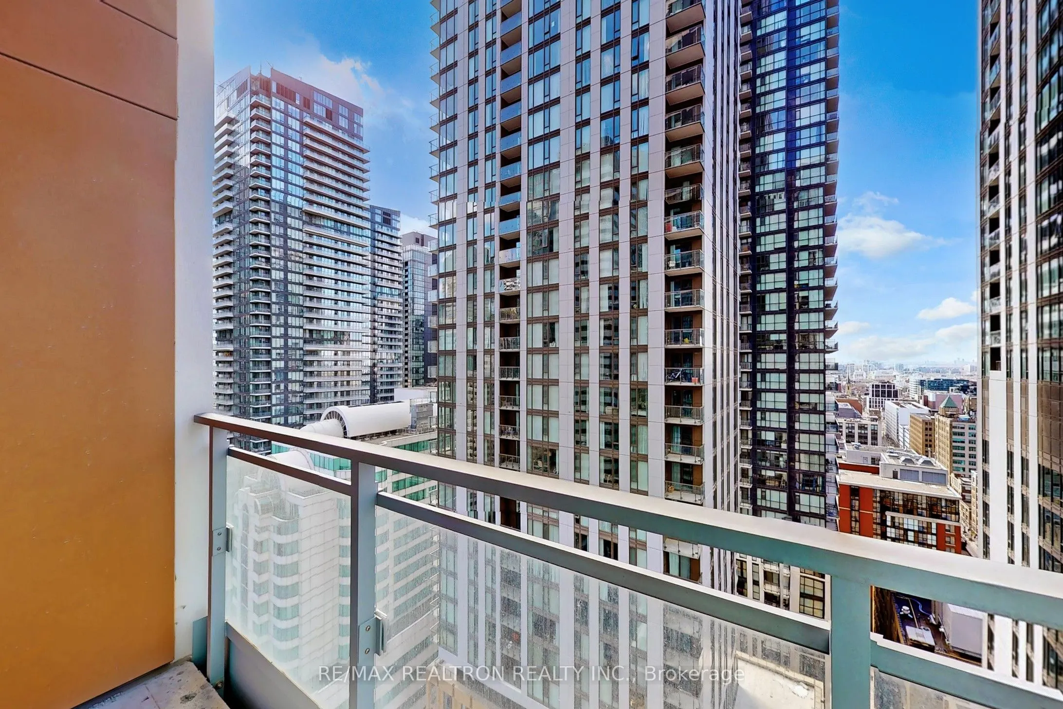21 Widmer Street, #2402