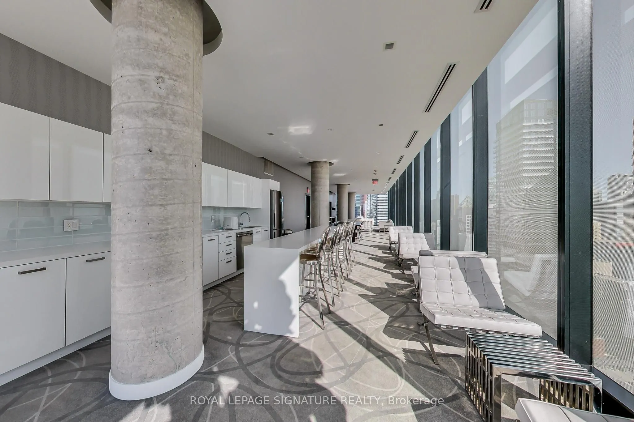 11 Charlotte Street, #2201