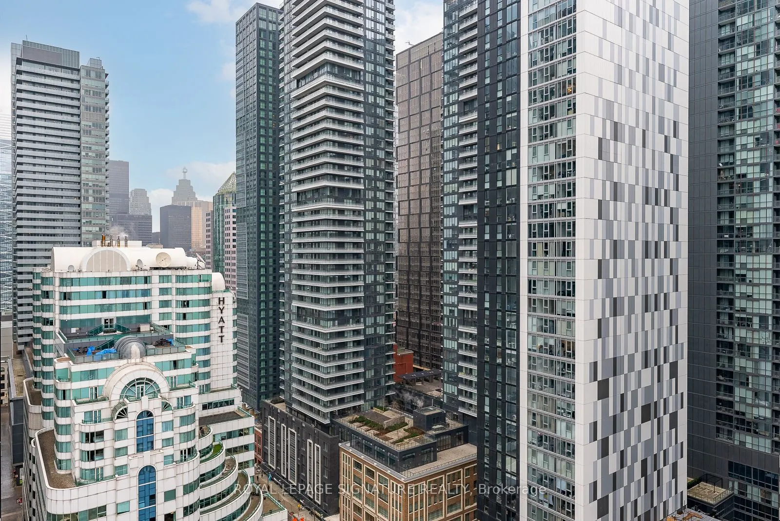 11 Charlotte Street, #2201
