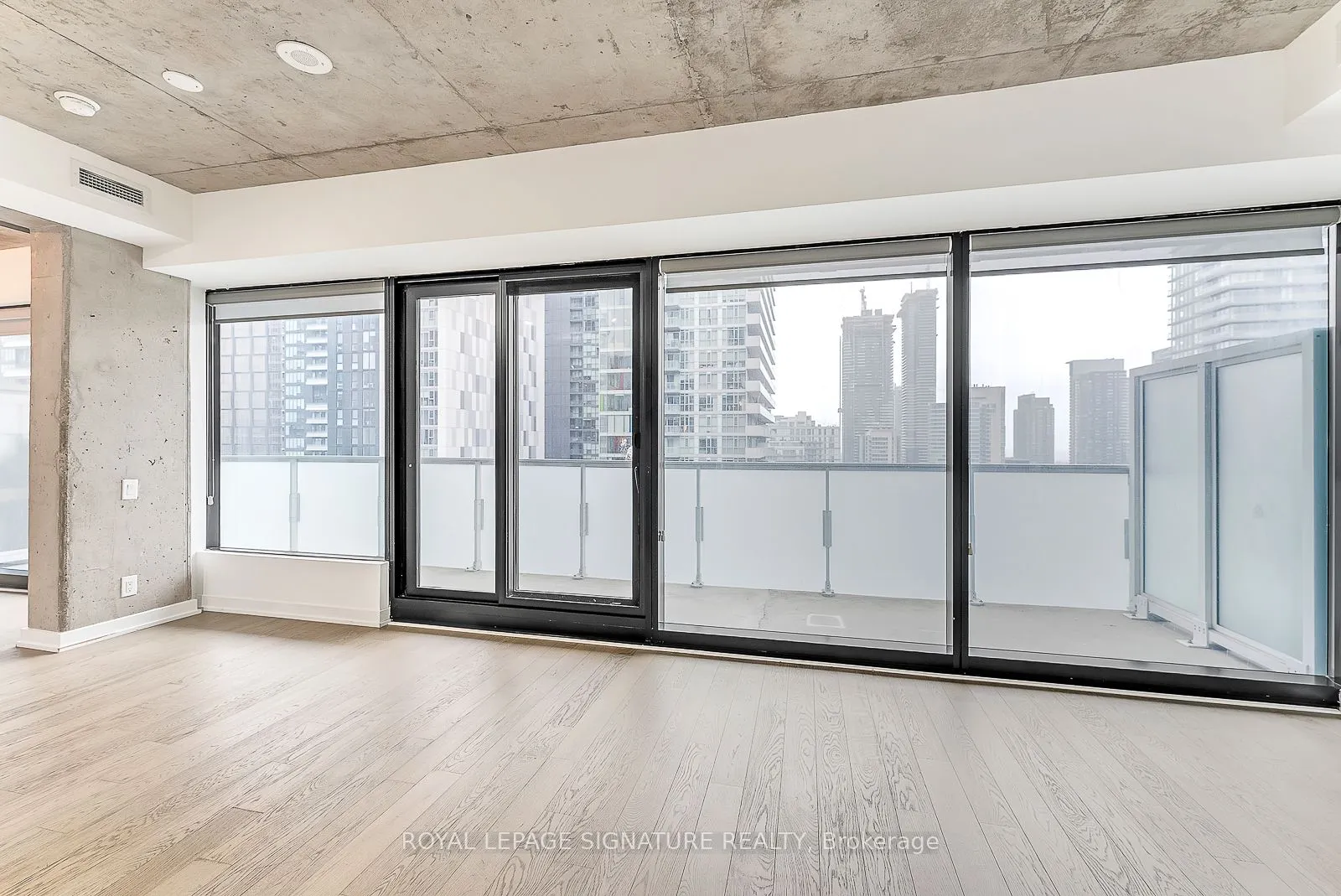 11 Charlotte Street, #2201