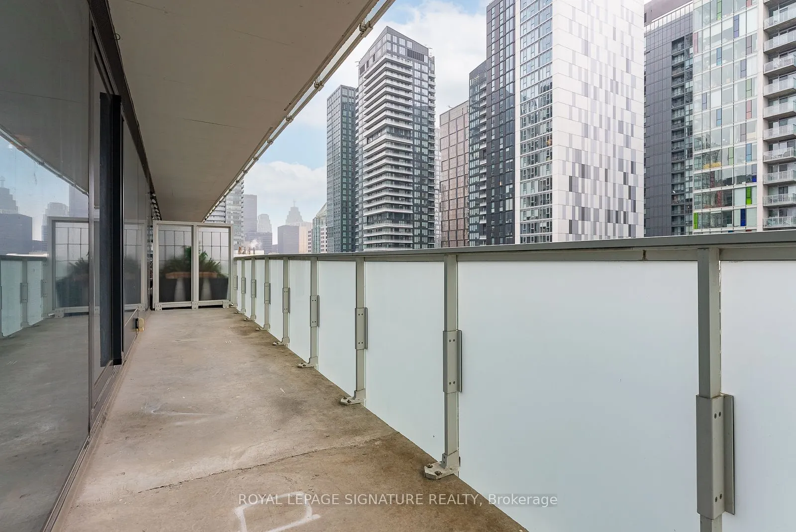 11 Charlotte Street, #2201