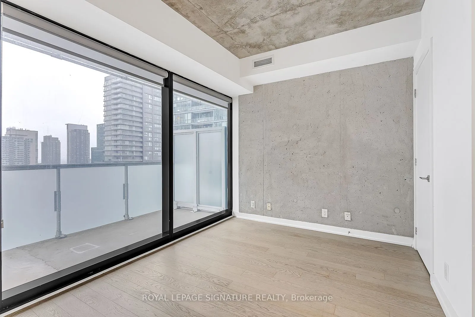 11 Charlotte Street, #2201