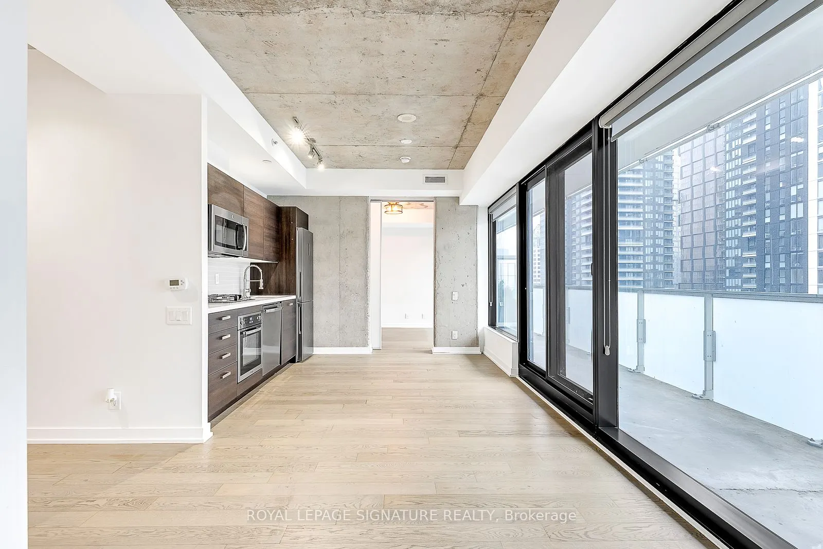11 Charlotte Street, #2201