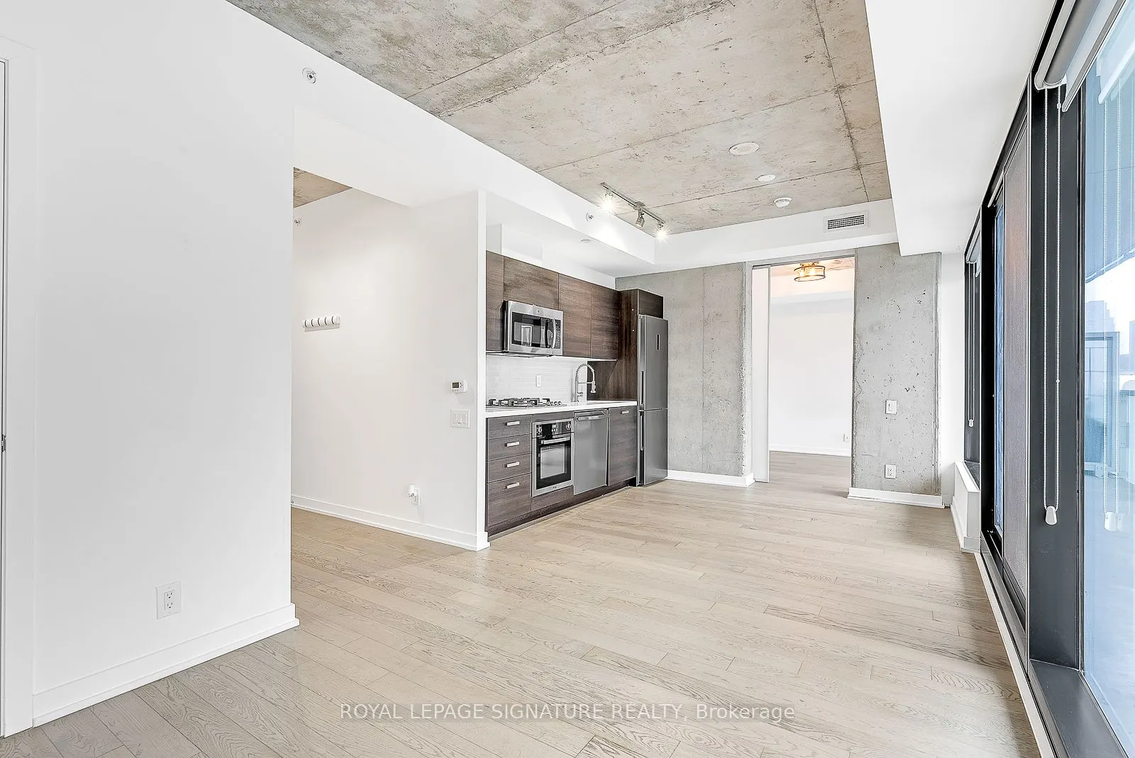 11 Charlotte Street, #2201