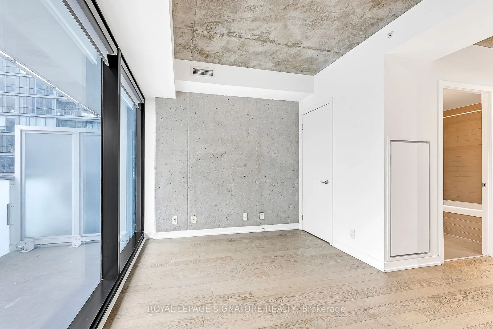 11 Charlotte Street, #2201