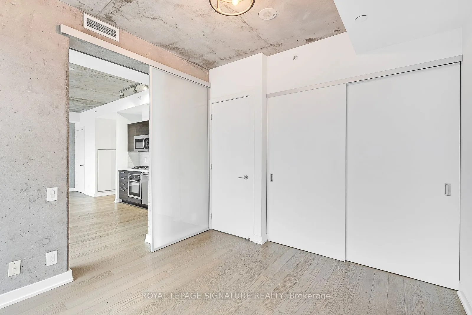 11 Charlotte Street, #2201