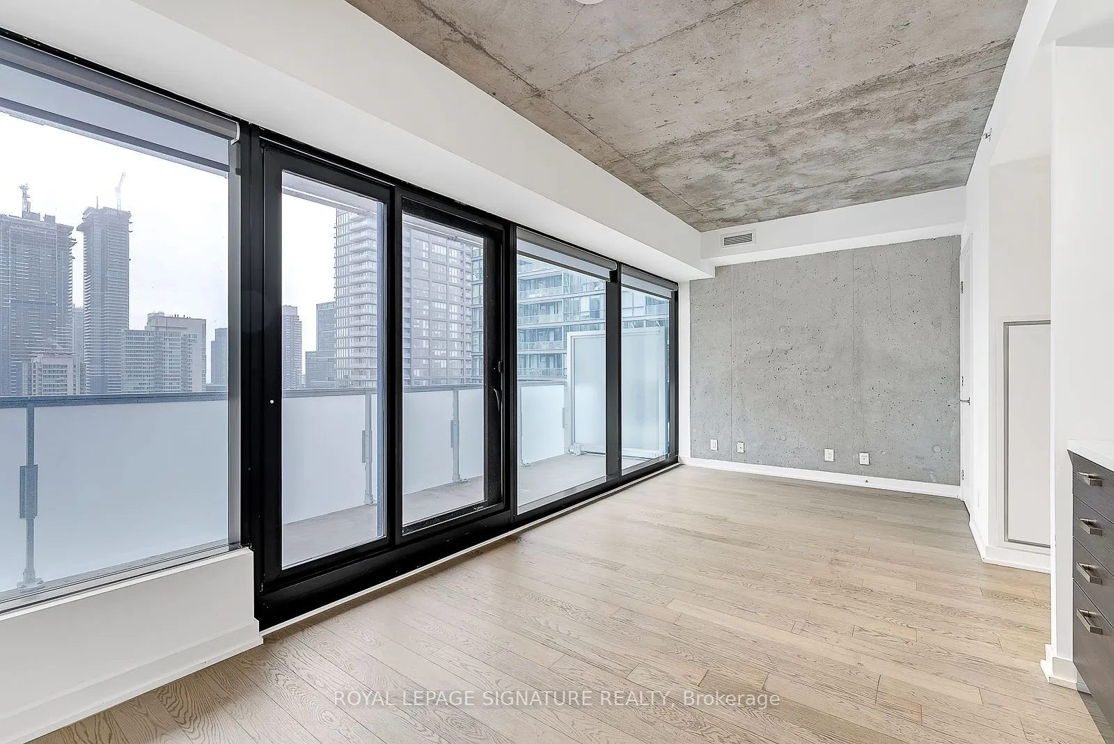 11 Charlotte Street, #2201