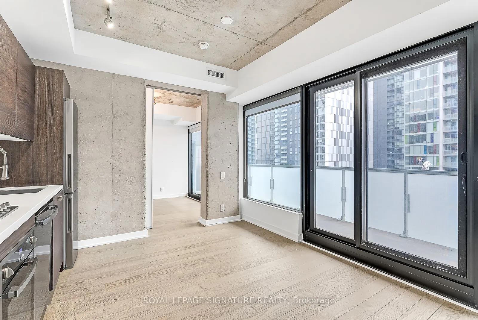 11 Charlotte Street, #2201