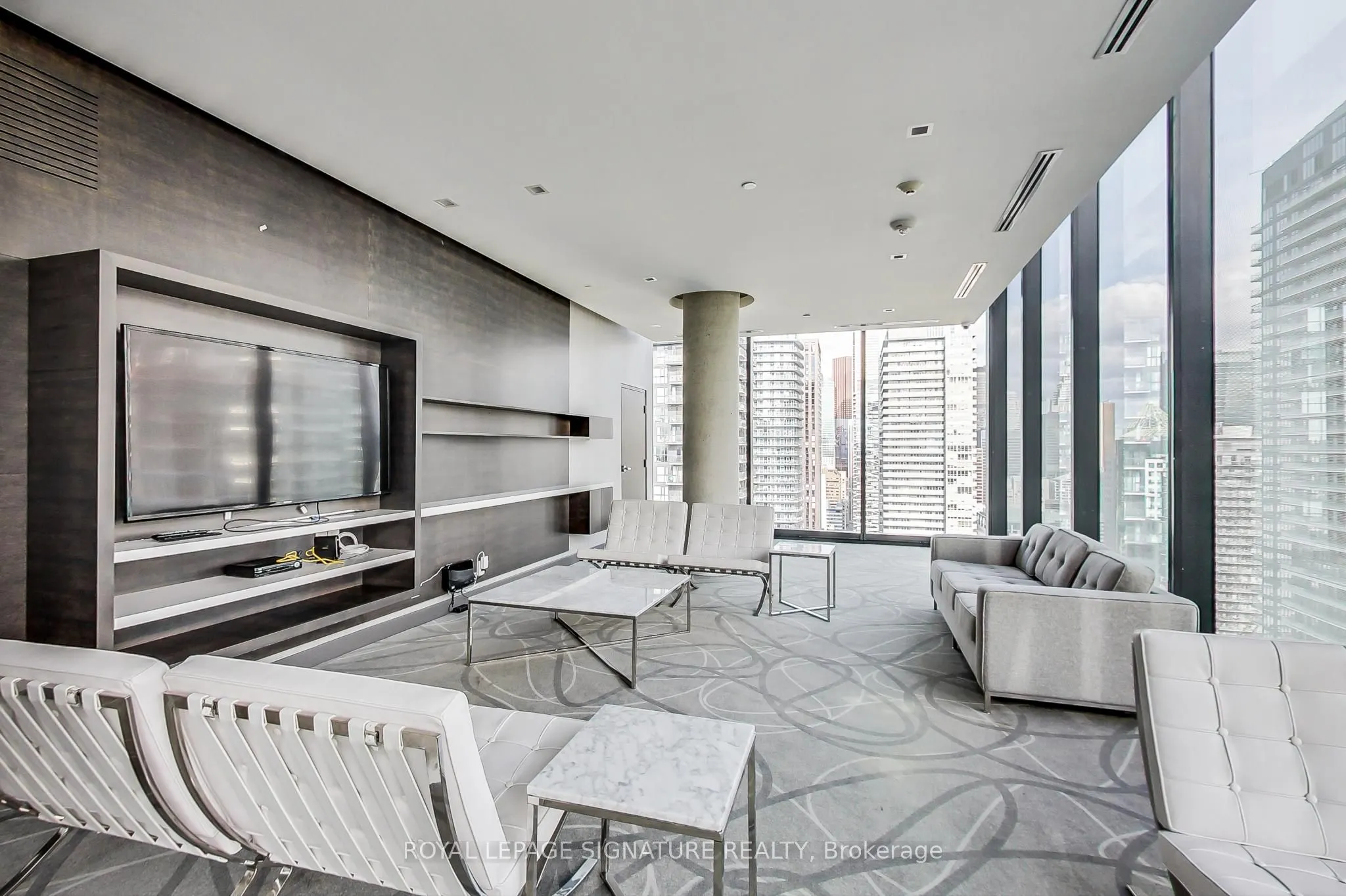 11 Charlotte Street, #2201