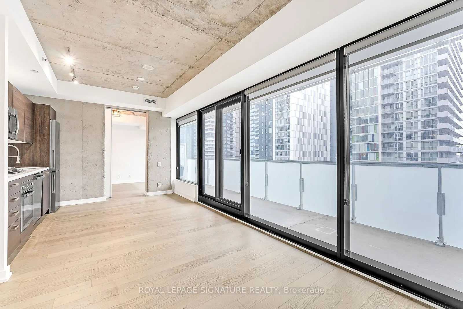 11 Charlotte Street, #2201