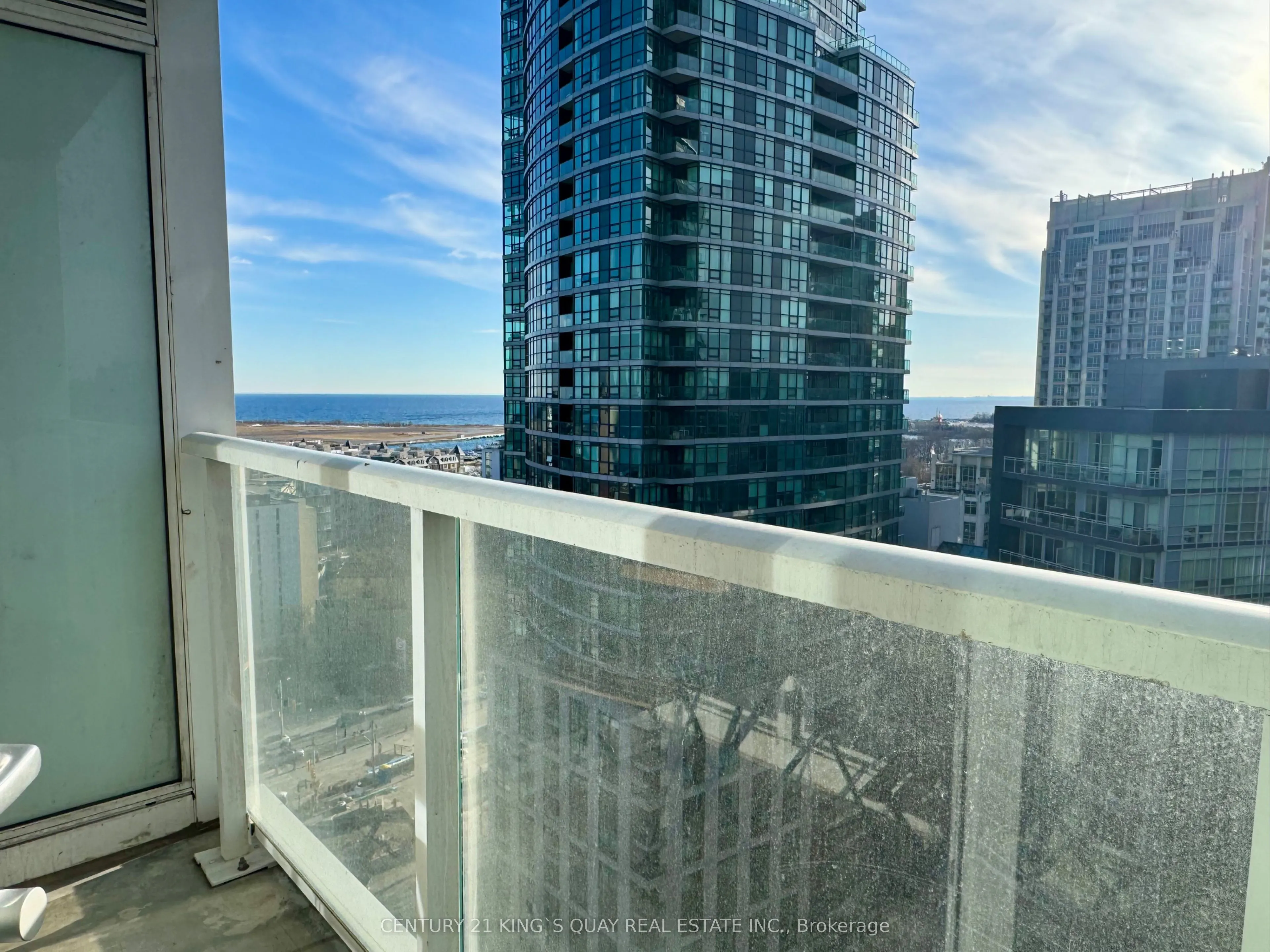 19 Bathurst Street #1915