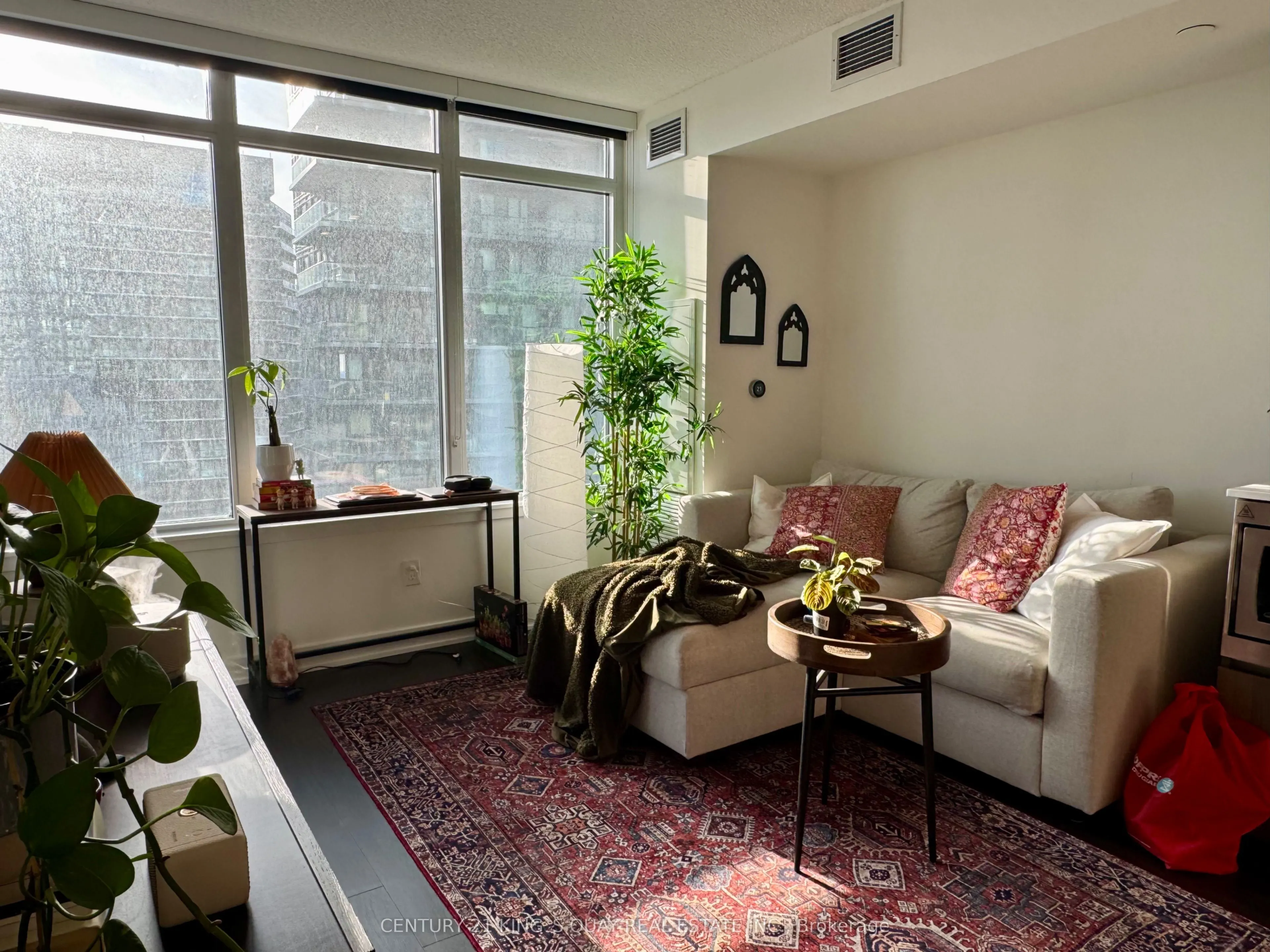19 Bathurst Street #1915