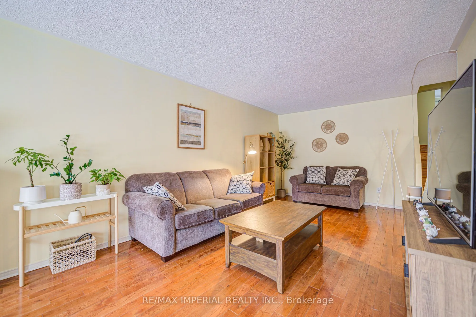 318 Hollyberry Trail