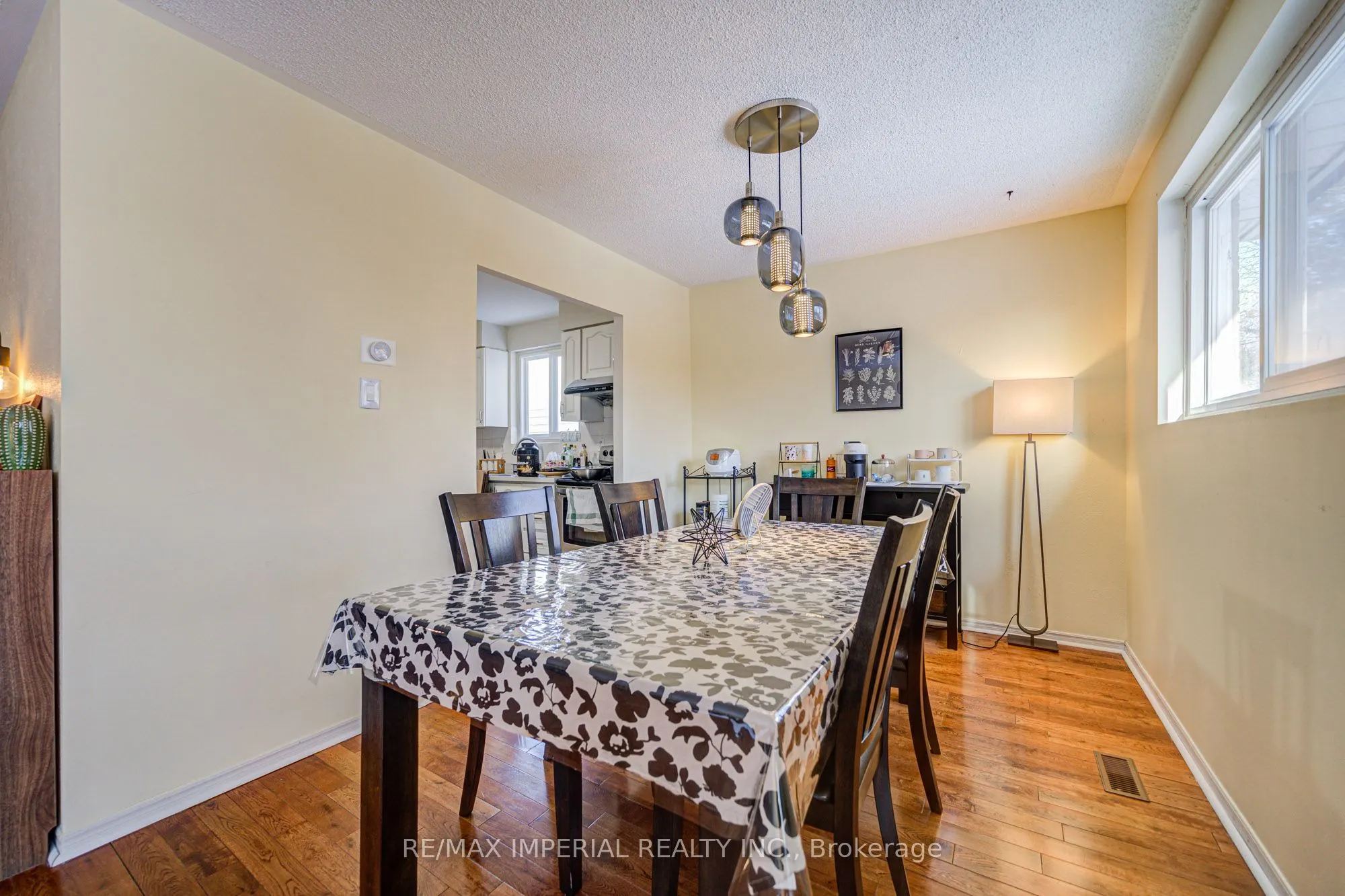 318 Hollyberry Trail