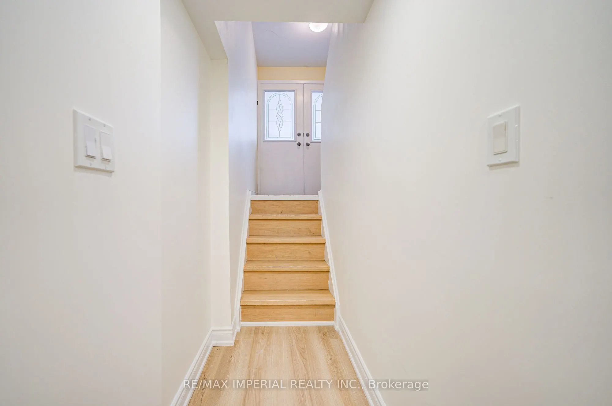 318 Hollyberry Trail