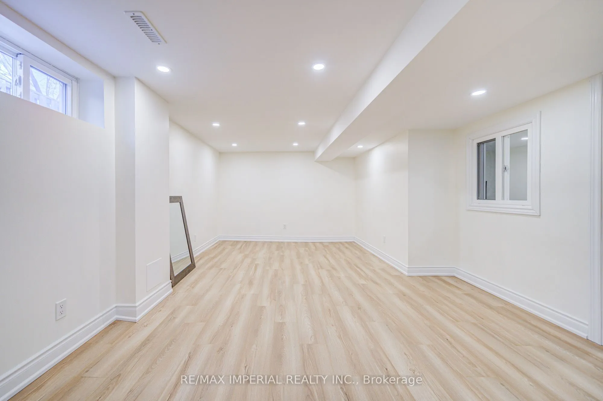 318 Hollyberry Trail