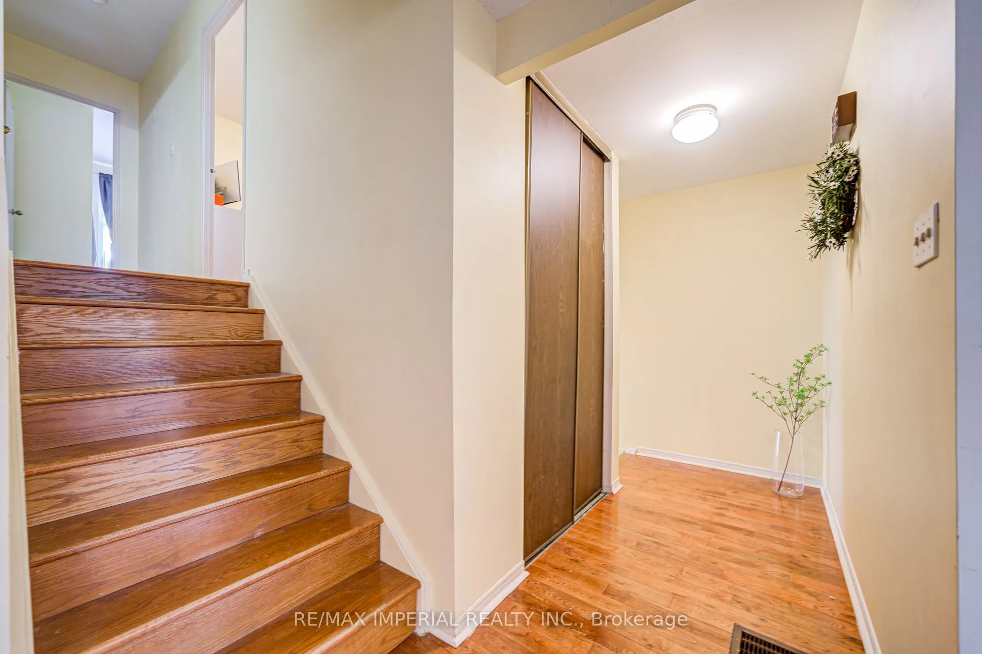 318 Hollyberry Trail