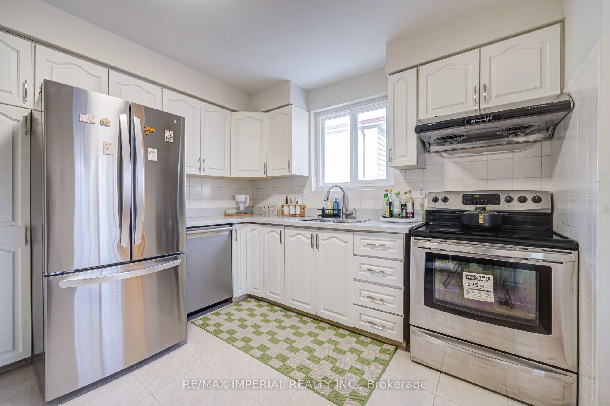 318 Hollyberry Trail