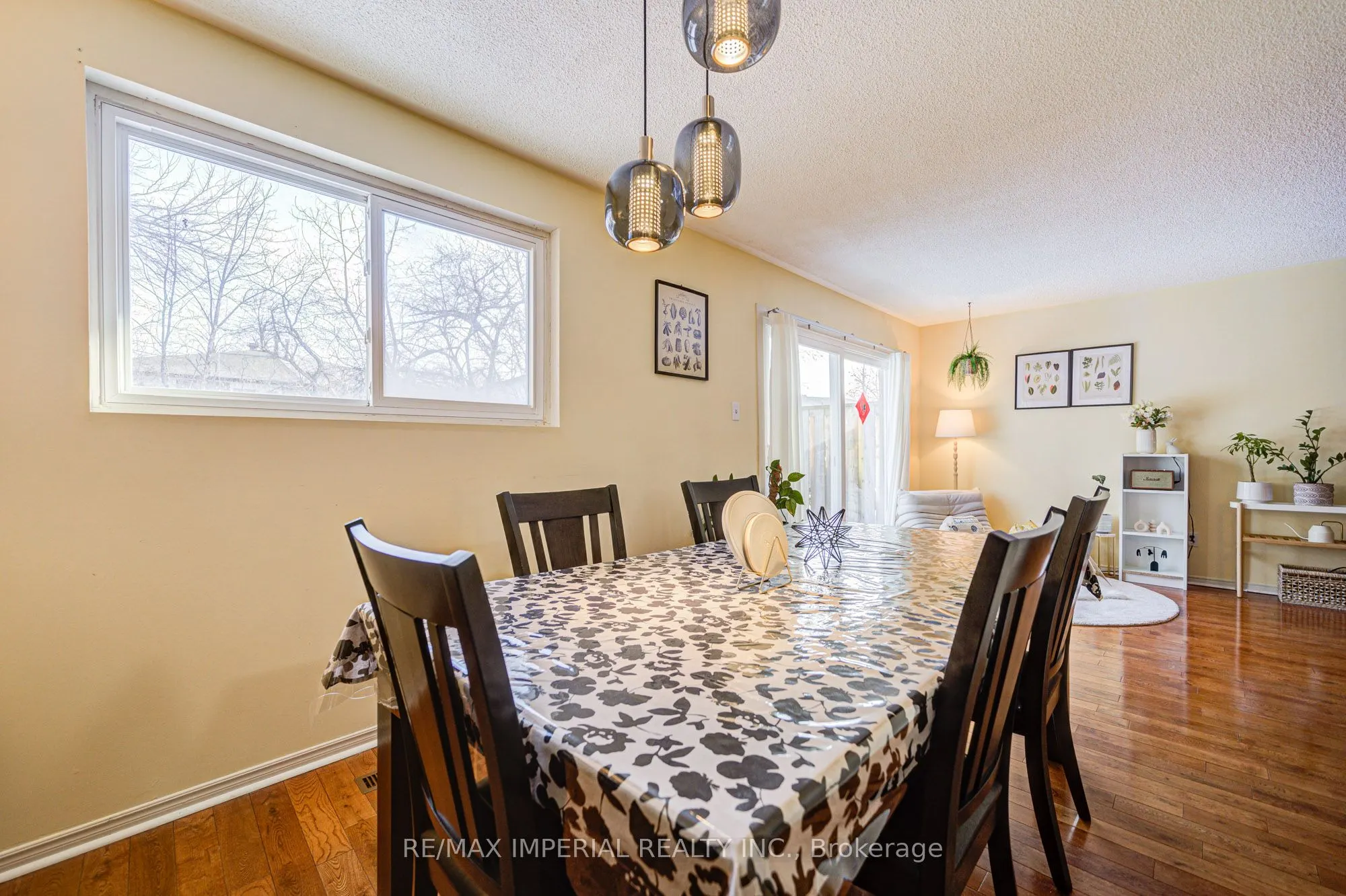 318 Hollyberry Trail
