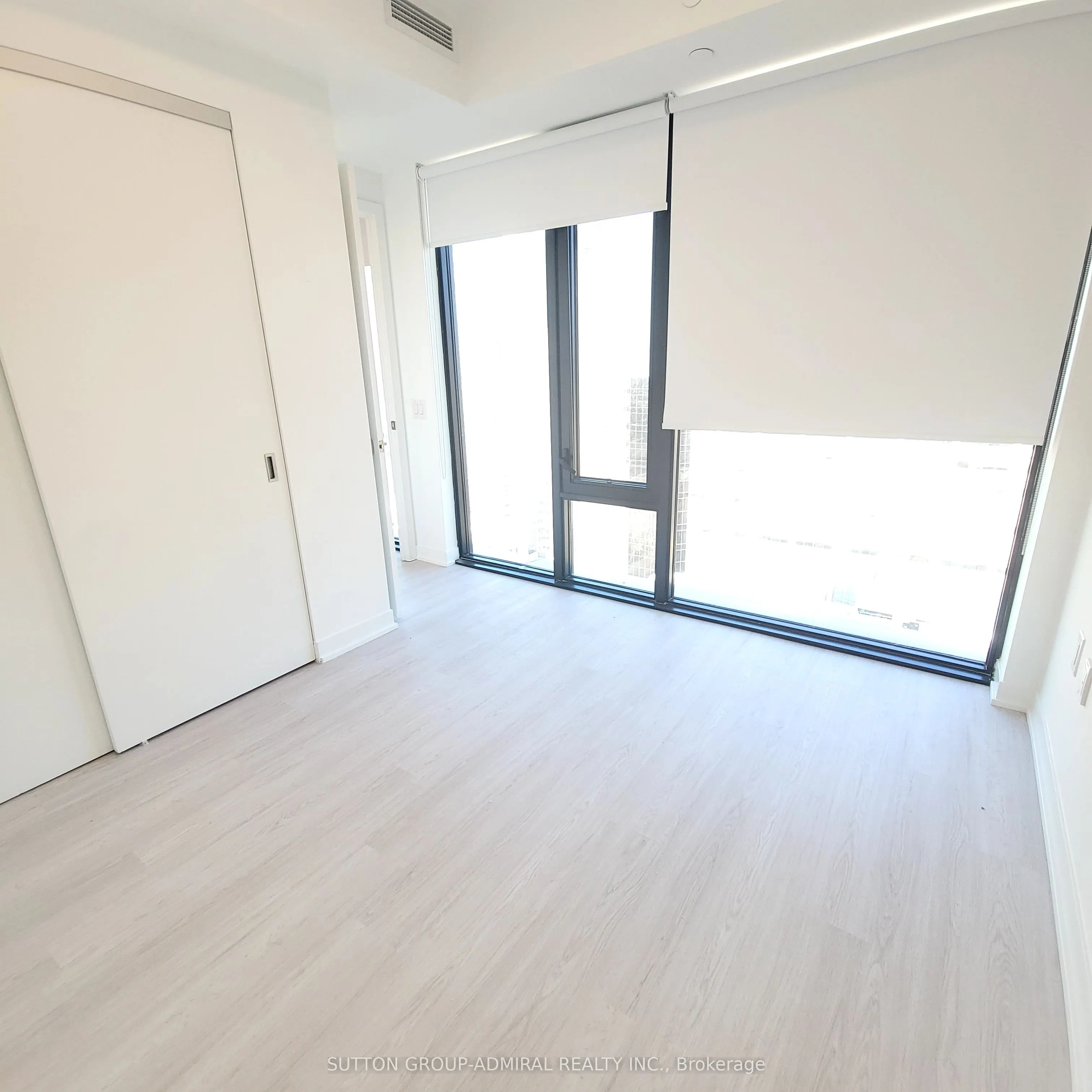 195 McCaul Street, #1802