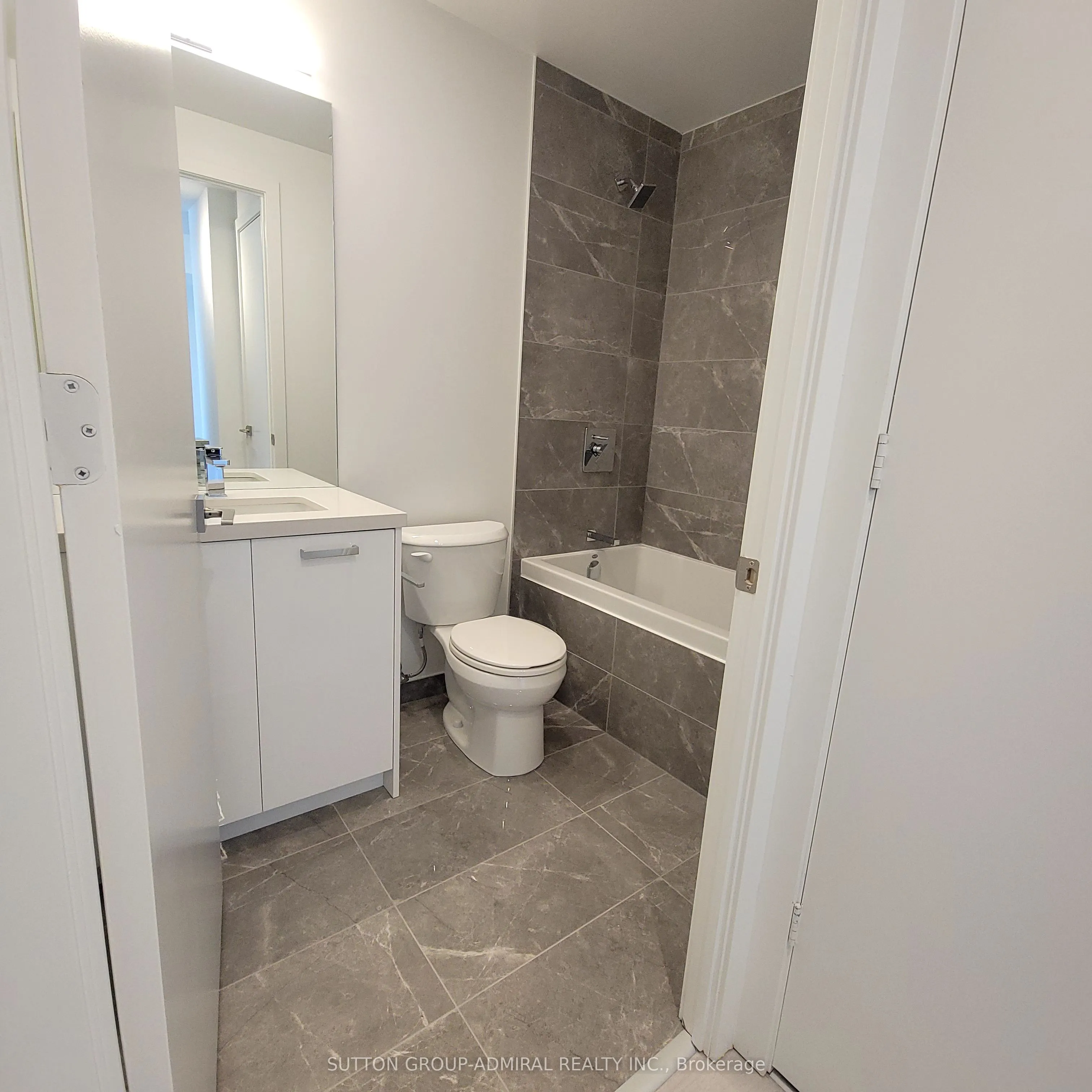 195 McCaul Street, #1802