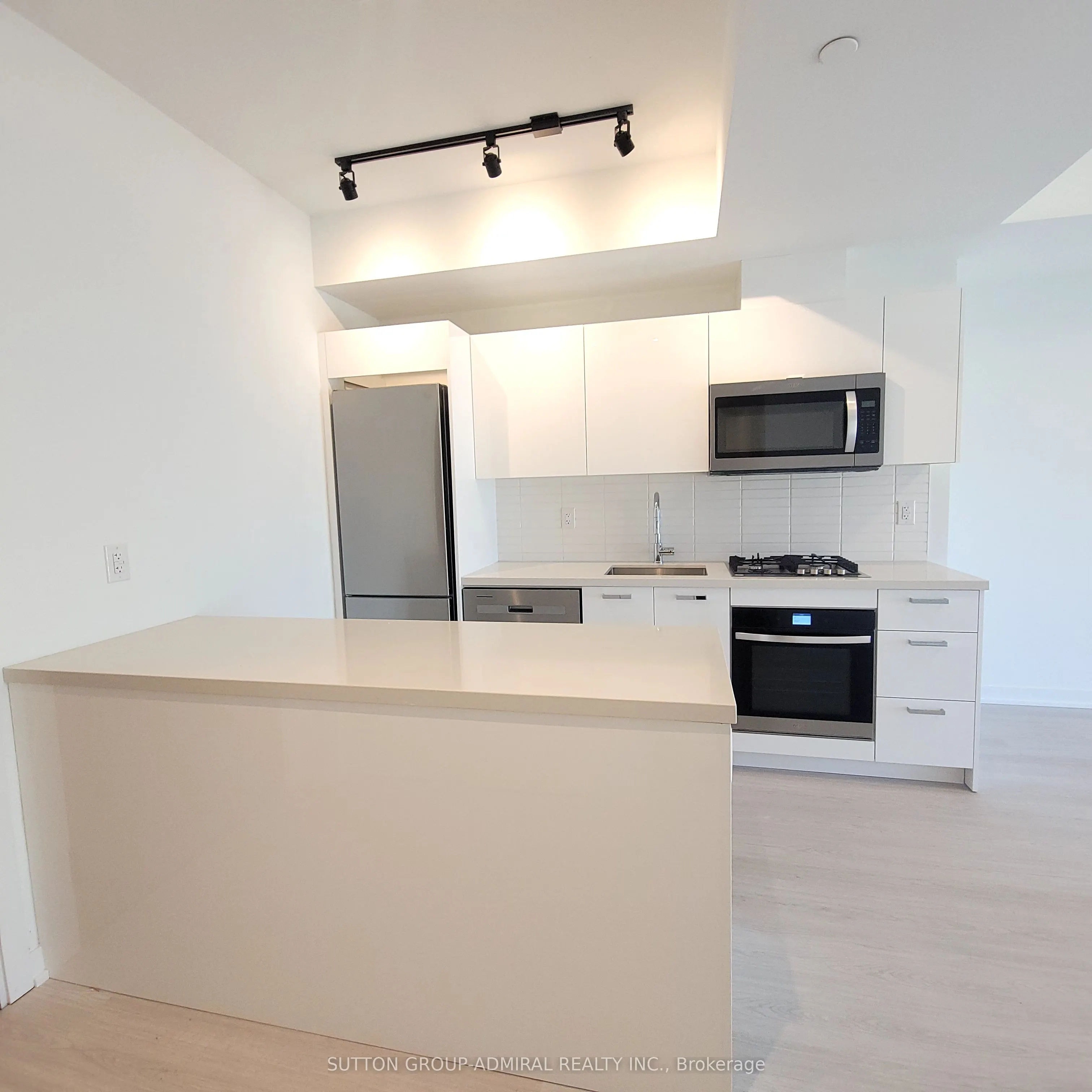 195 McCaul Street, #1802